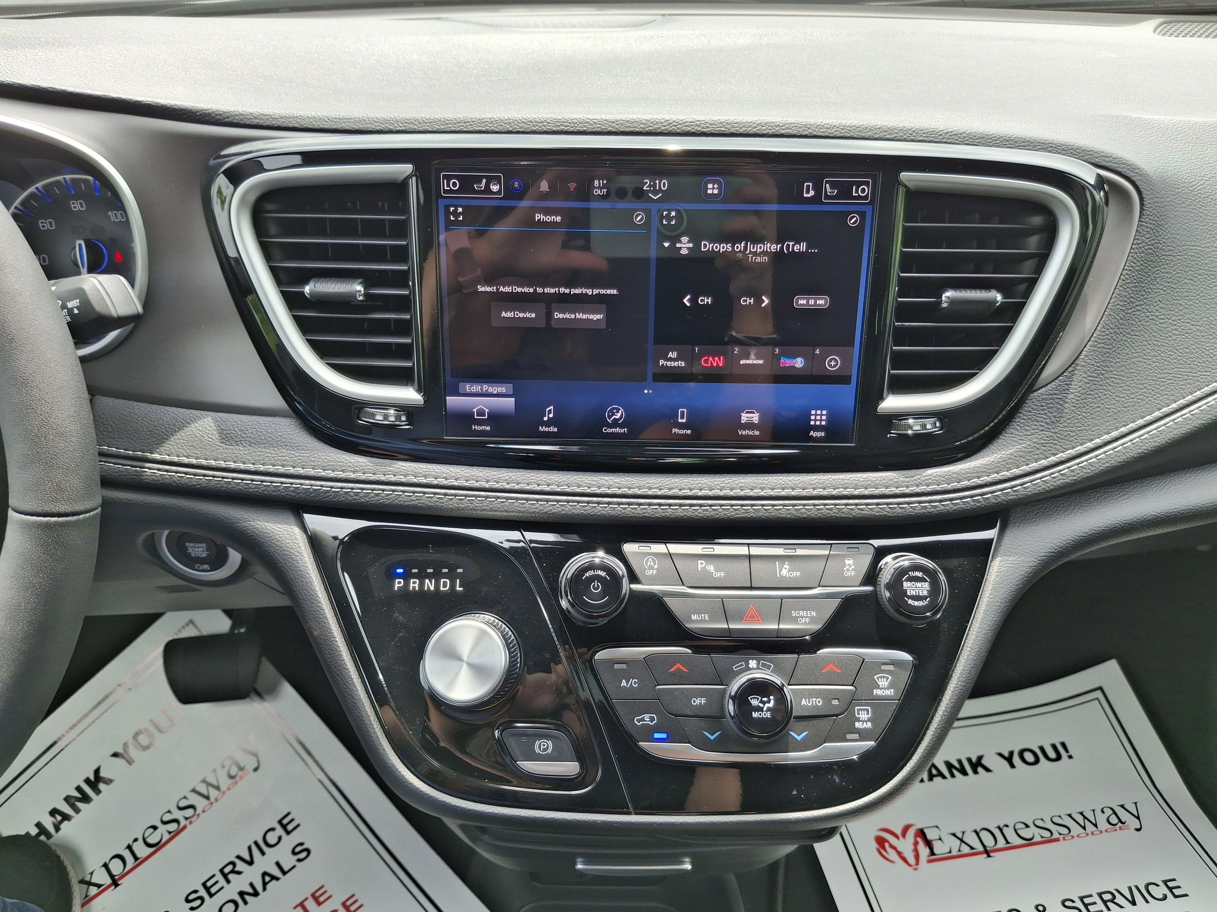2027 Chrysler Pacifica Select