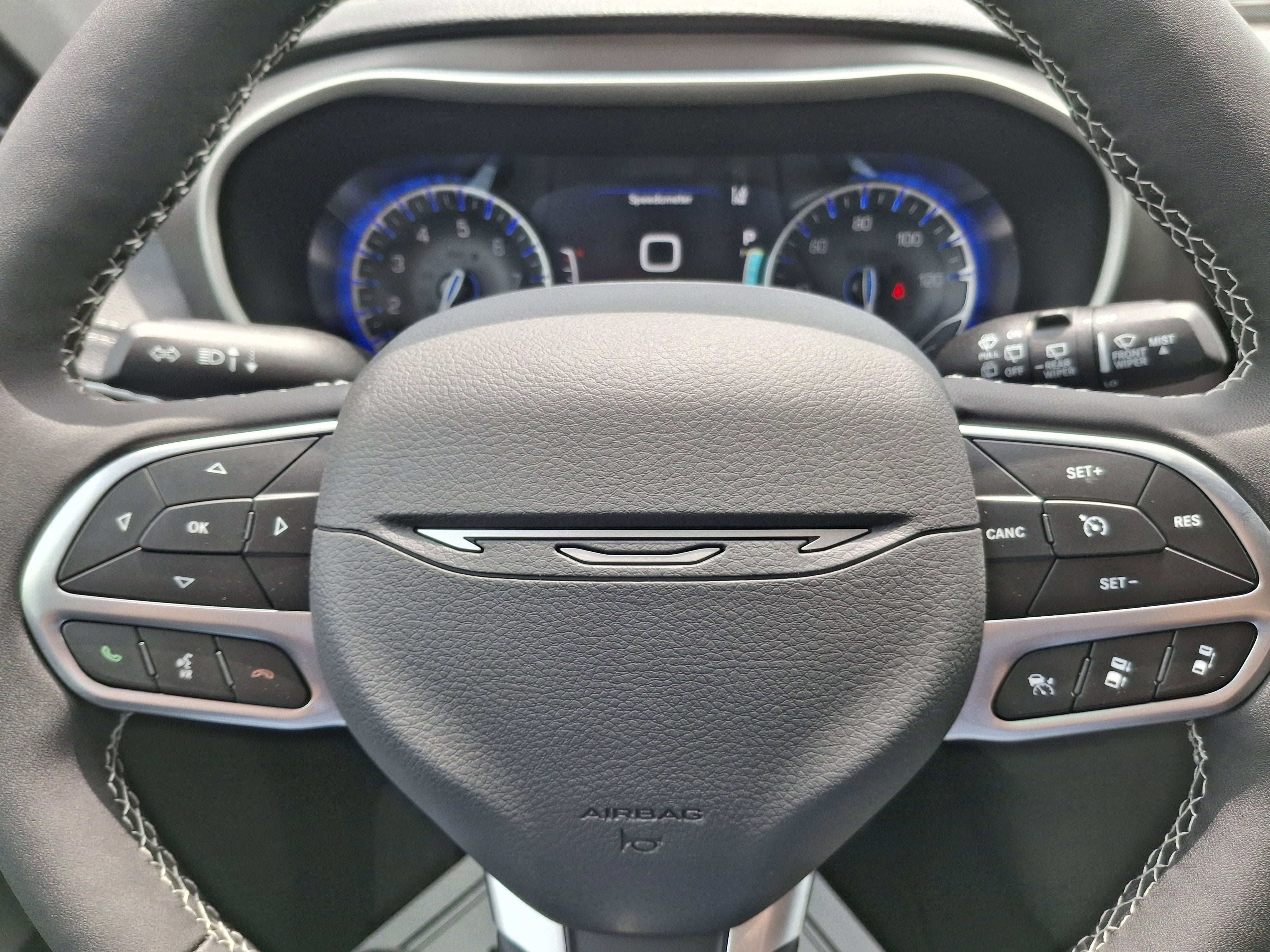 2027 Chrysler Pacifica Select