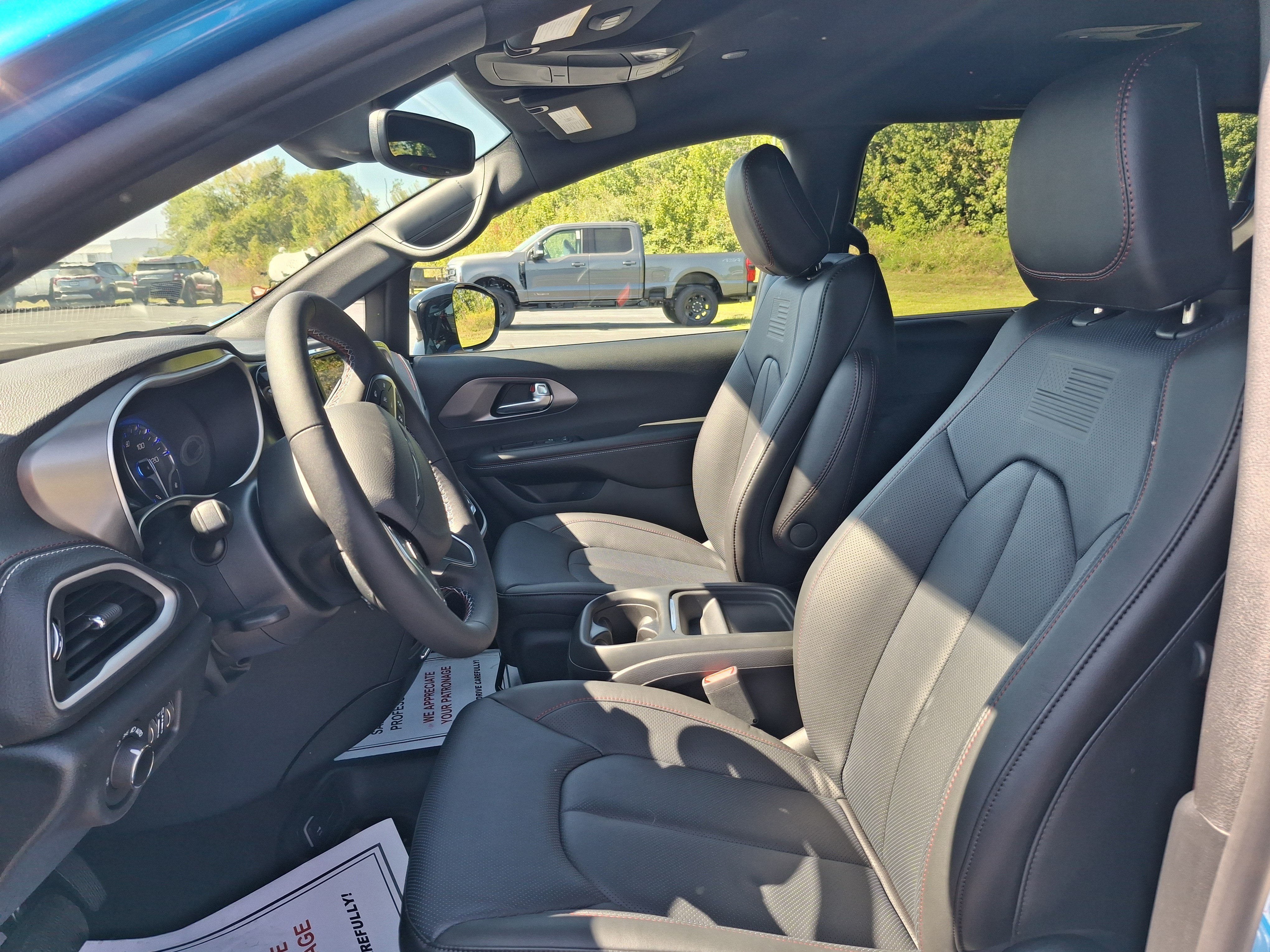 2027 Chrysler Pacifica Select
