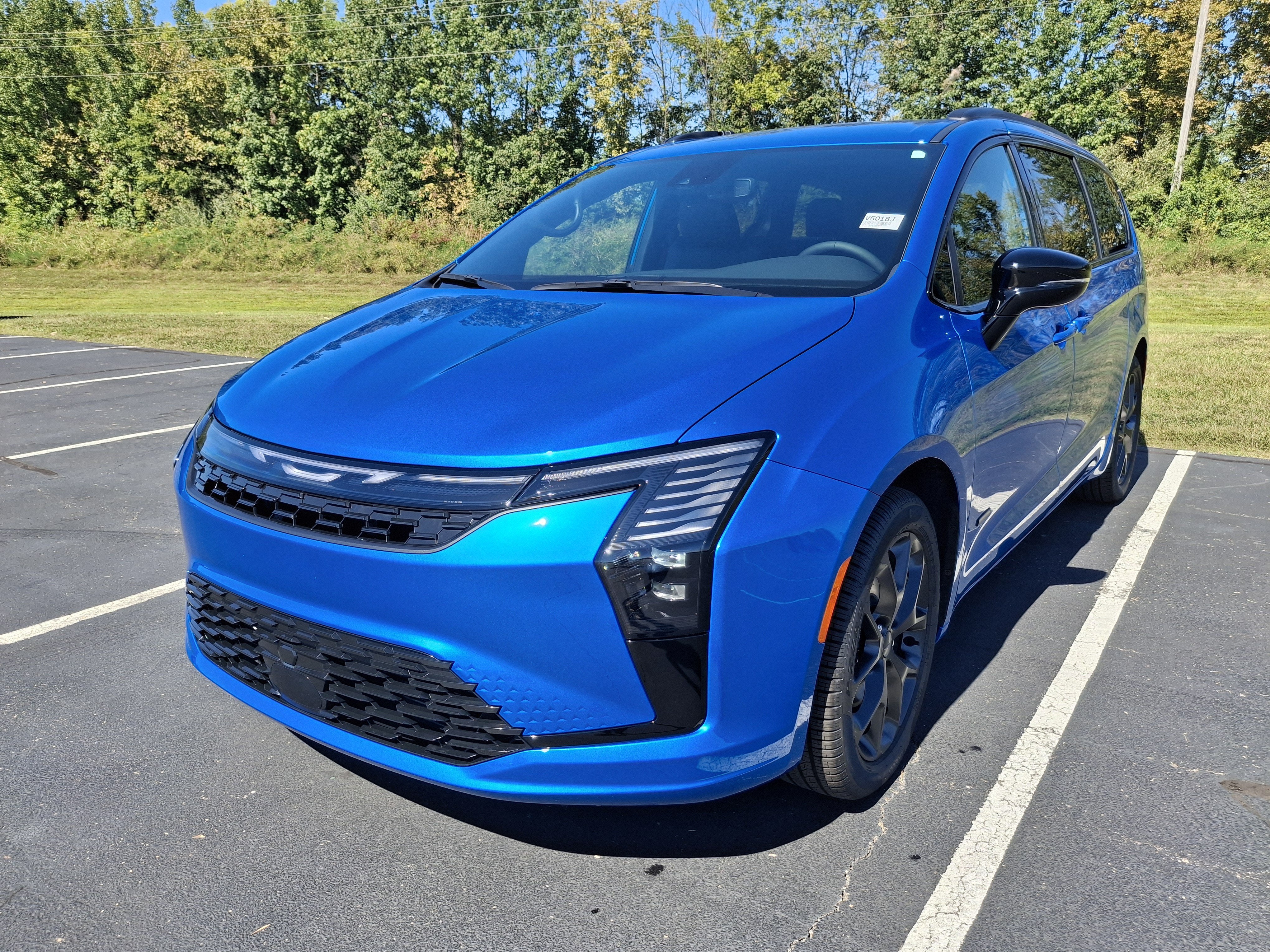 2027 Chrysler Pacifica Select