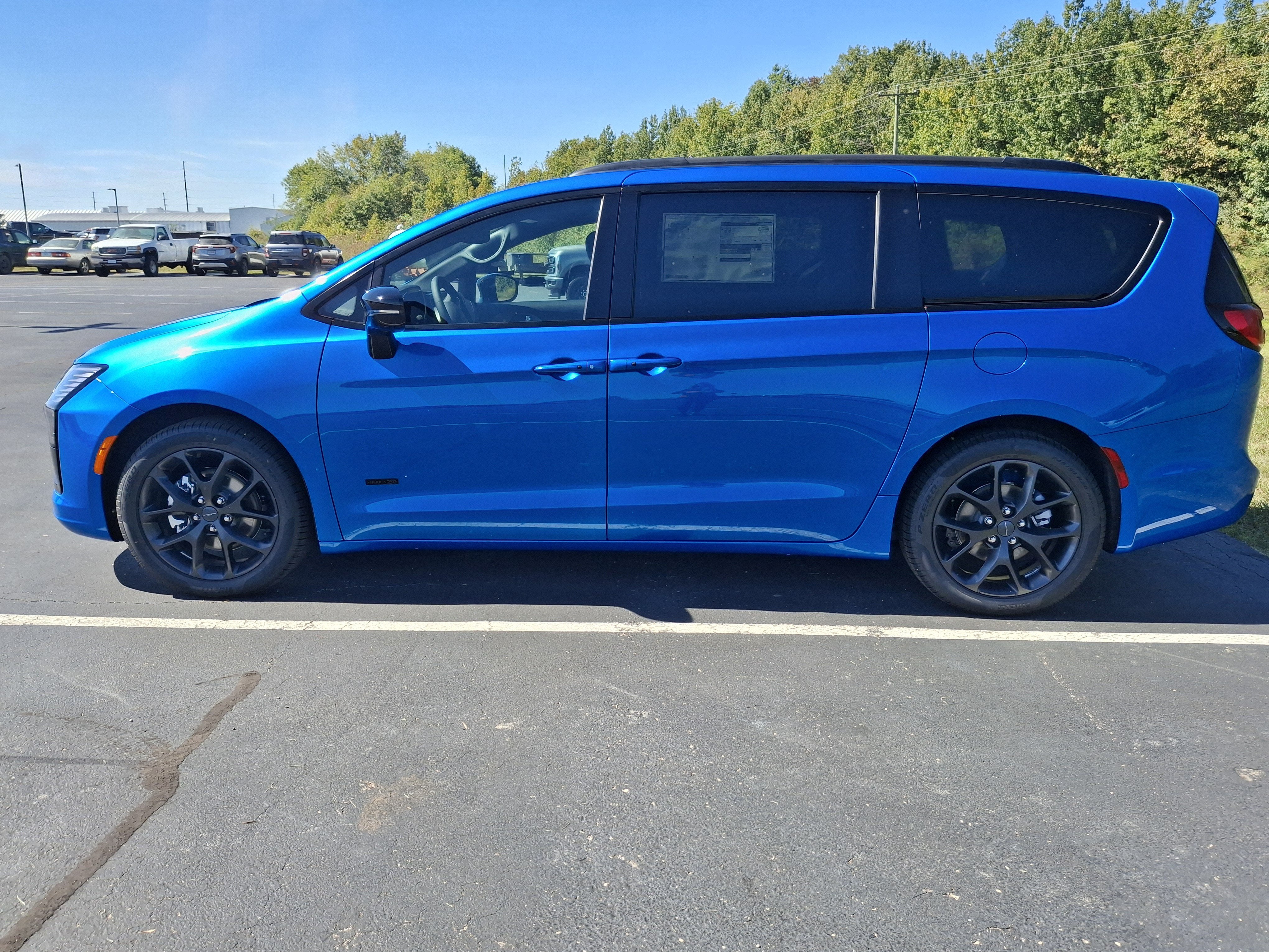 2027 Chrysler Pacifica Select