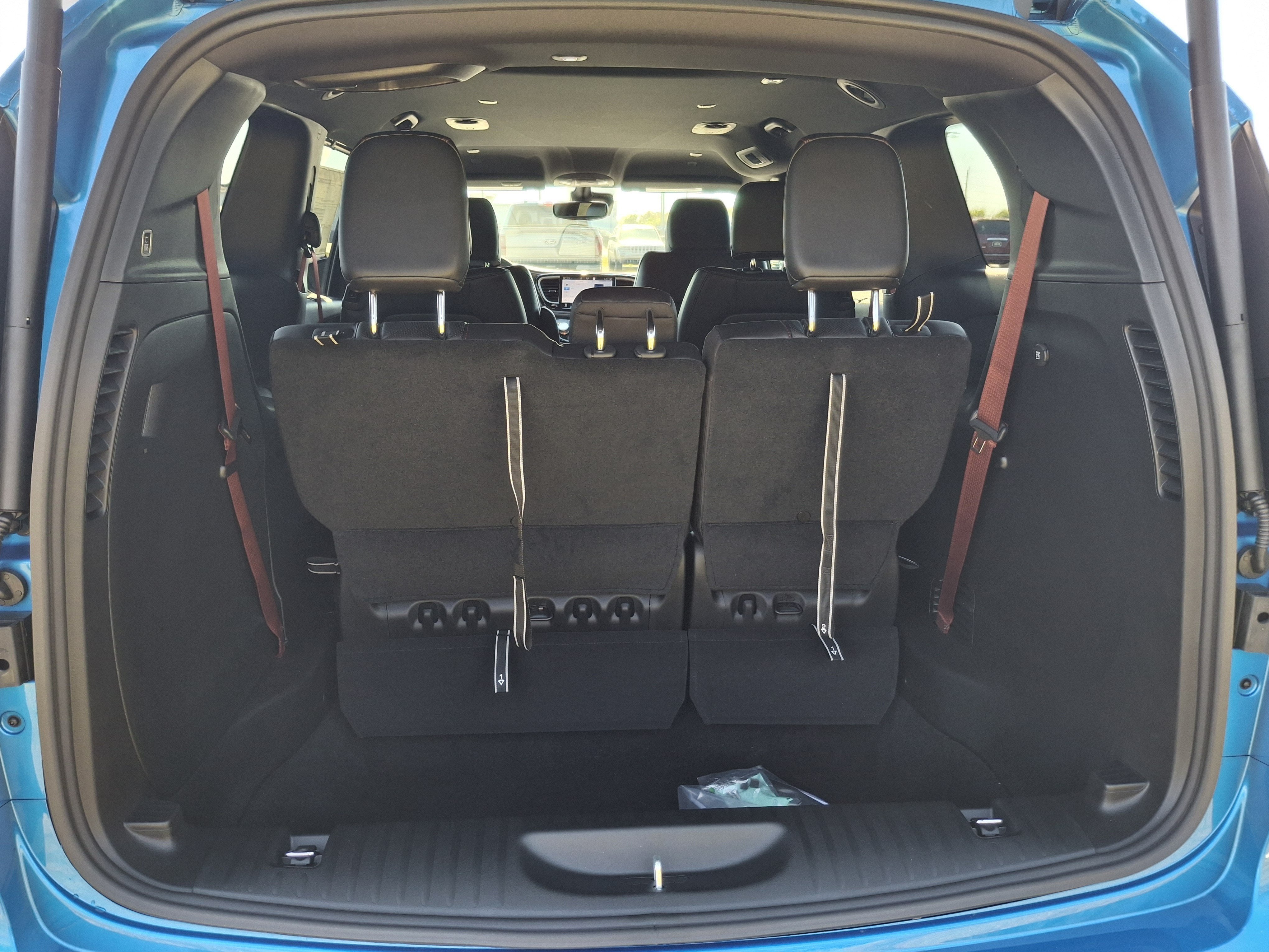2027 Chrysler Pacifica Select
