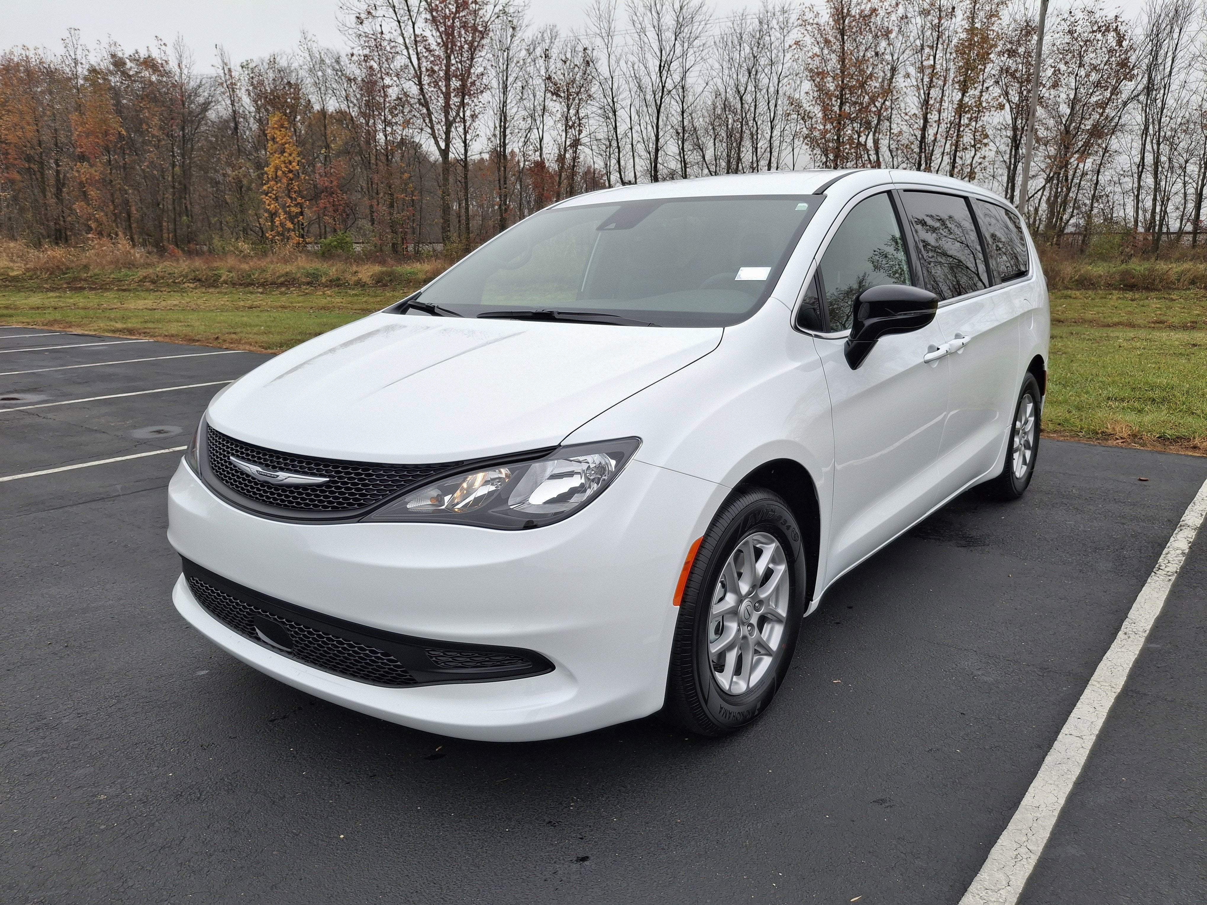 2026 Chrysler Voyager LX