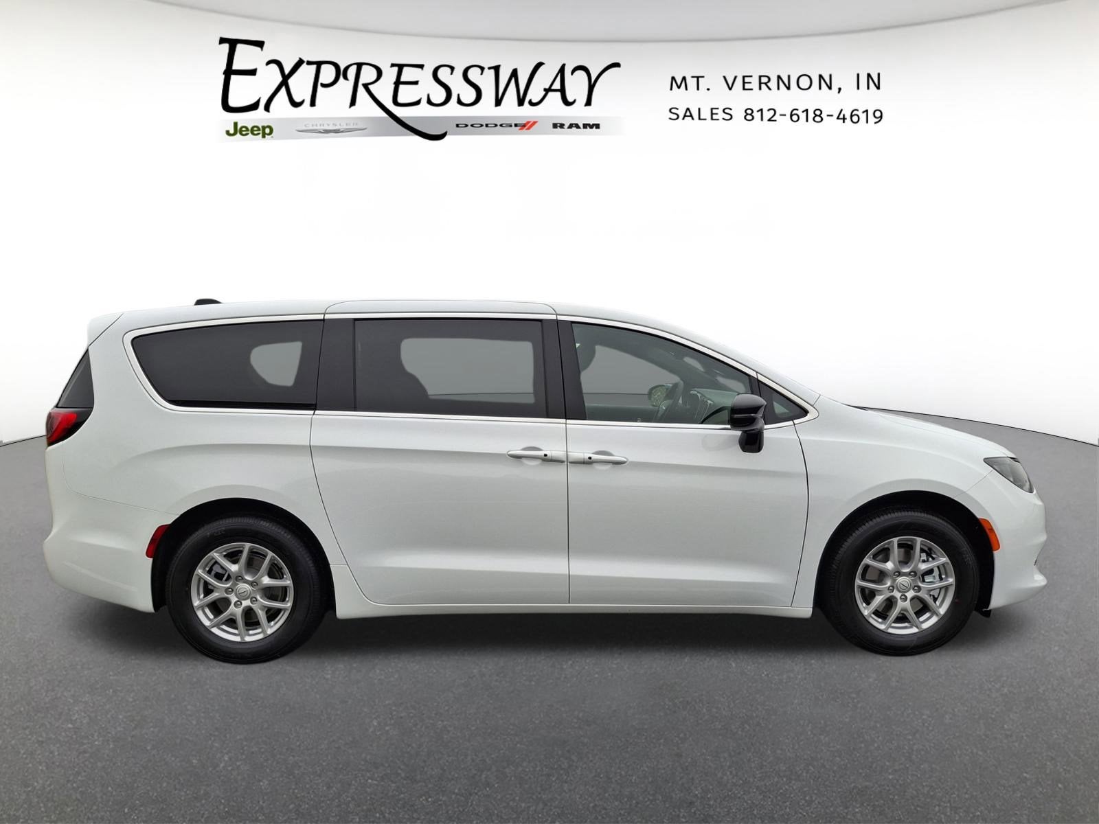 2026 Chrysler Voyager LX