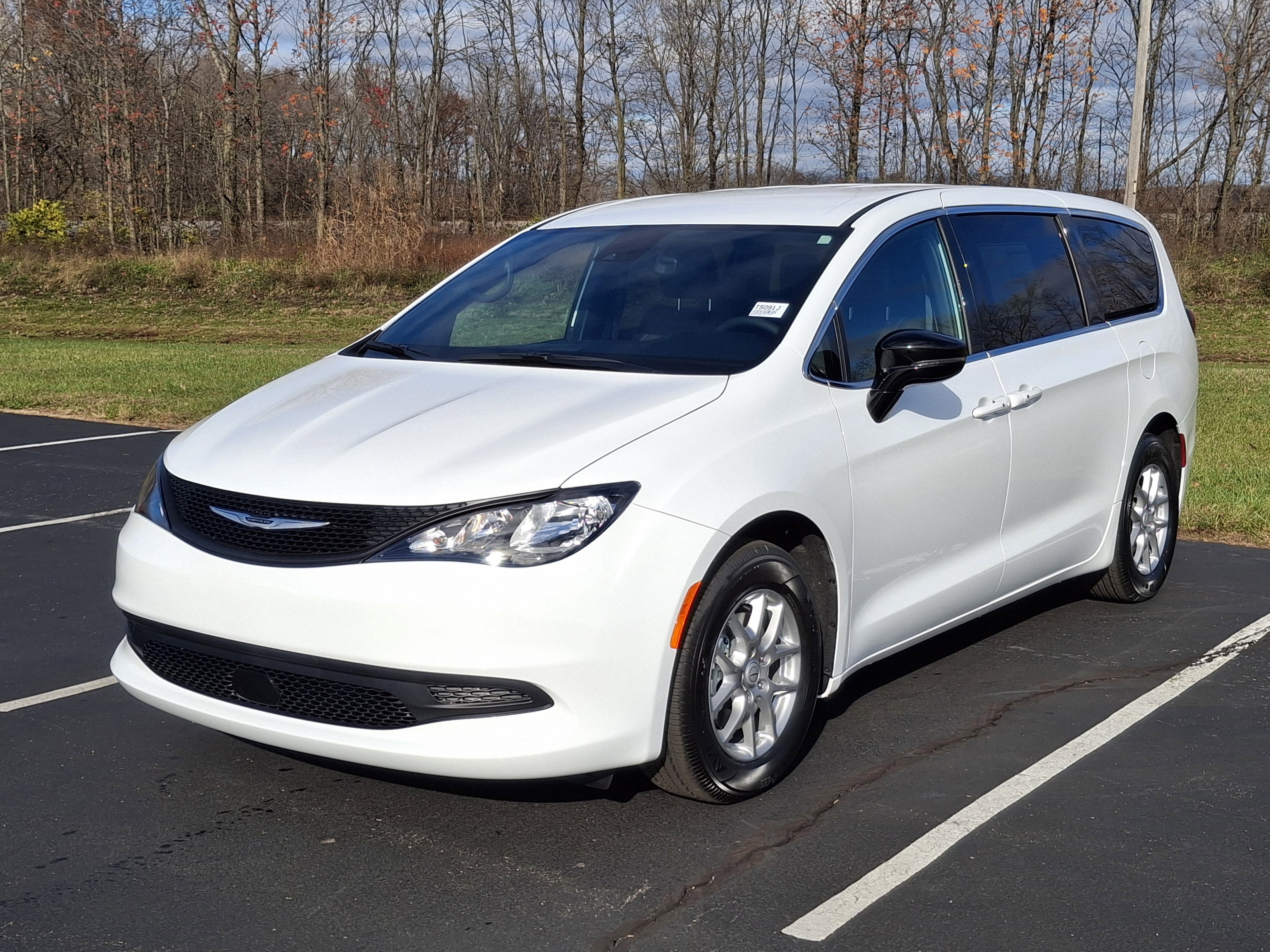2026 Chrysler Voyager LX