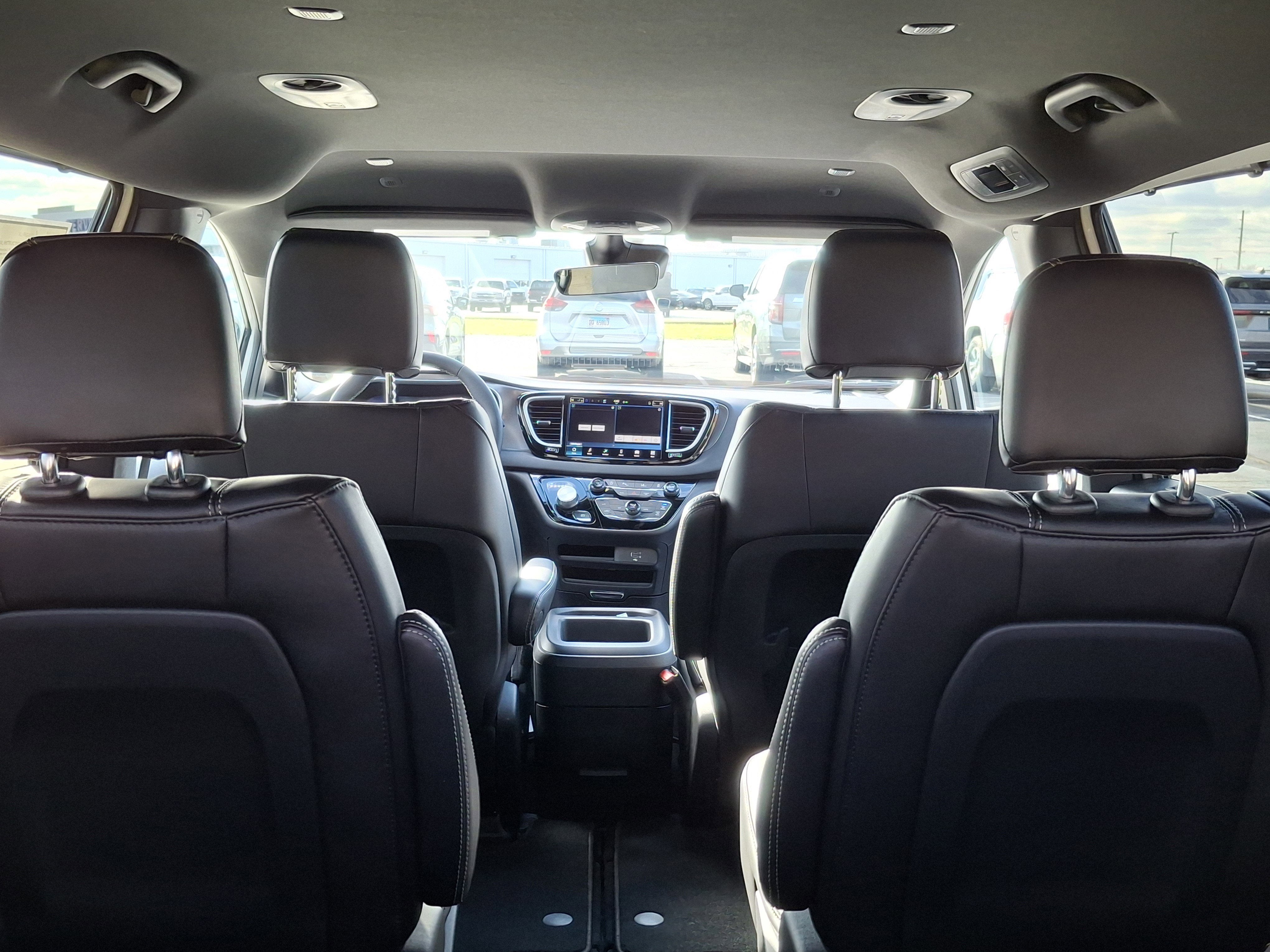 2026 Chrysler Voyager LX