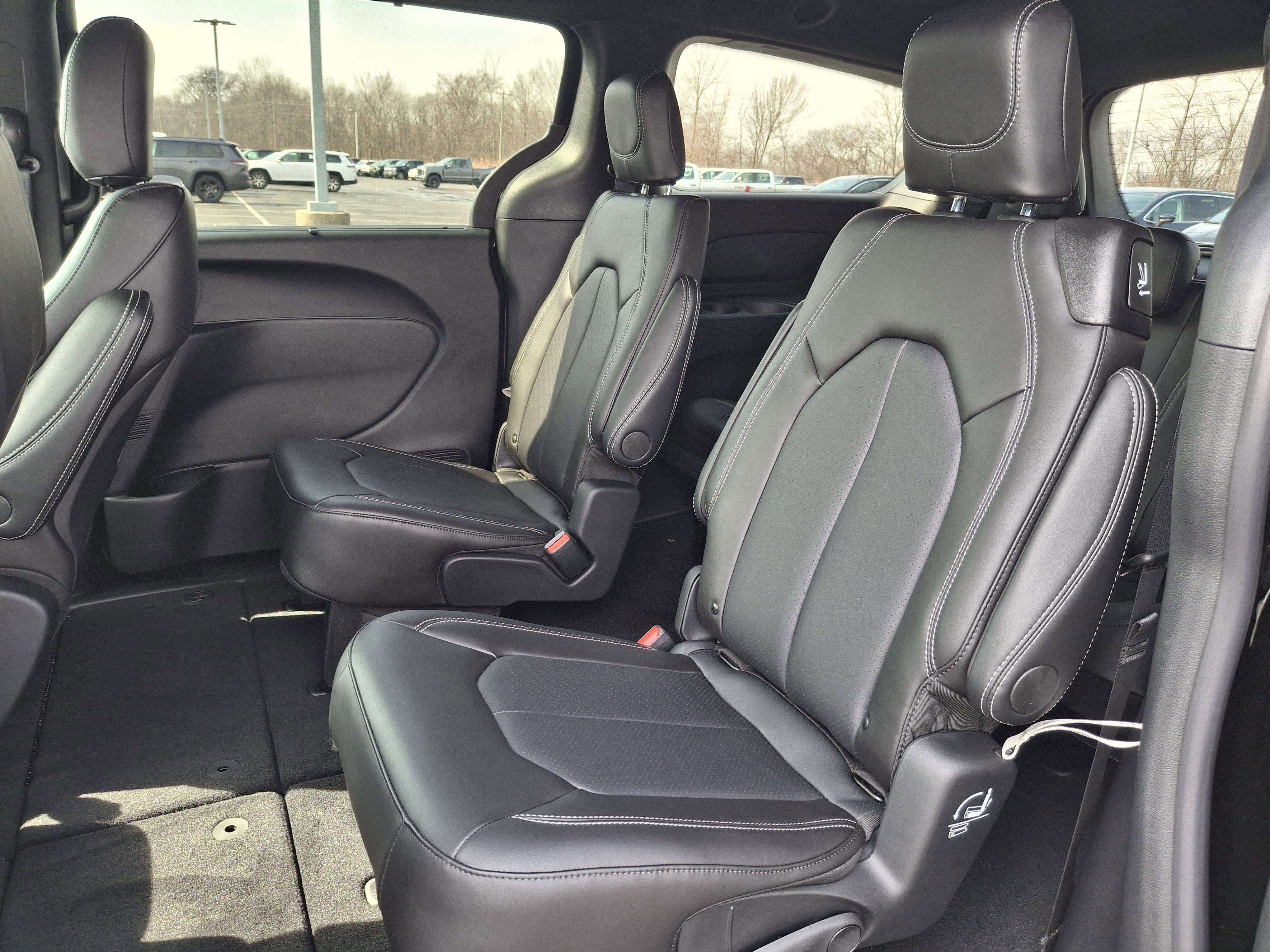 2026 Chrysler Voyager LX