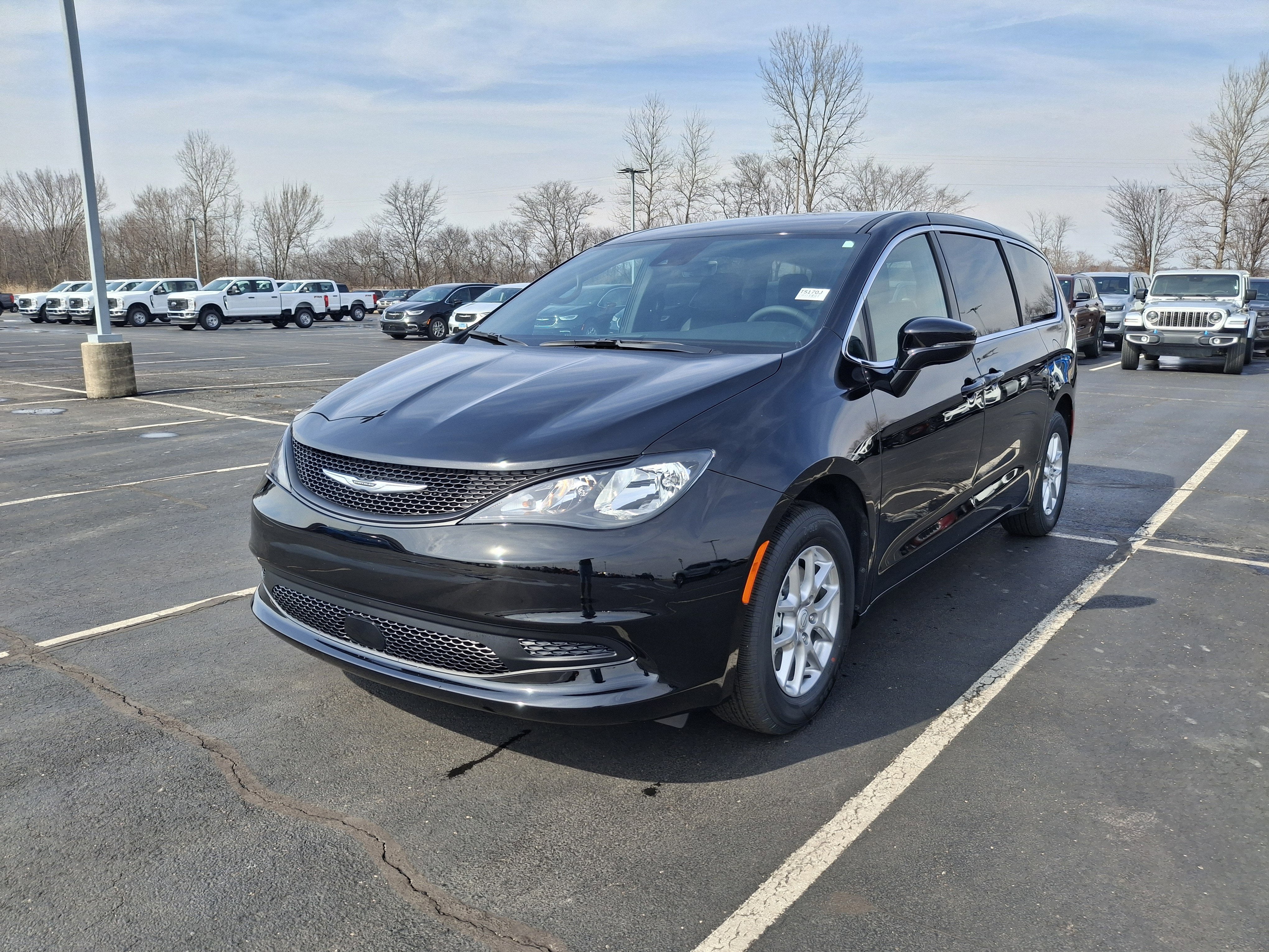 2026 Chrysler Voyager LX