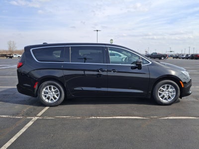 2026 Chrysler Voyager LX