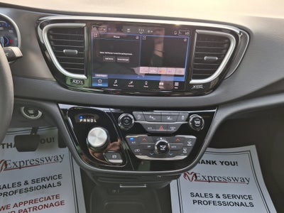 2026 Chrysler Voyager LX