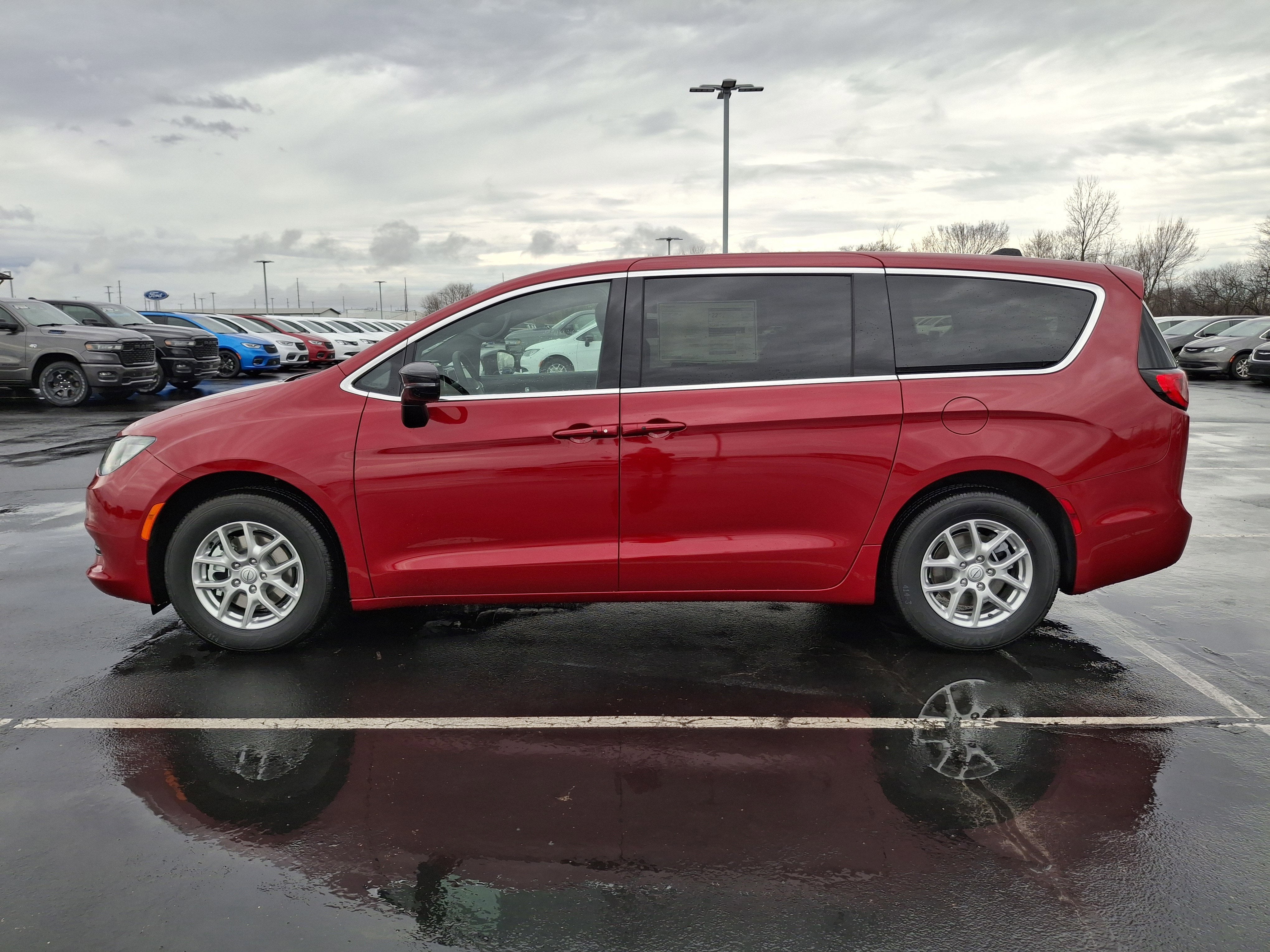 2026 Chrysler Voyager LX