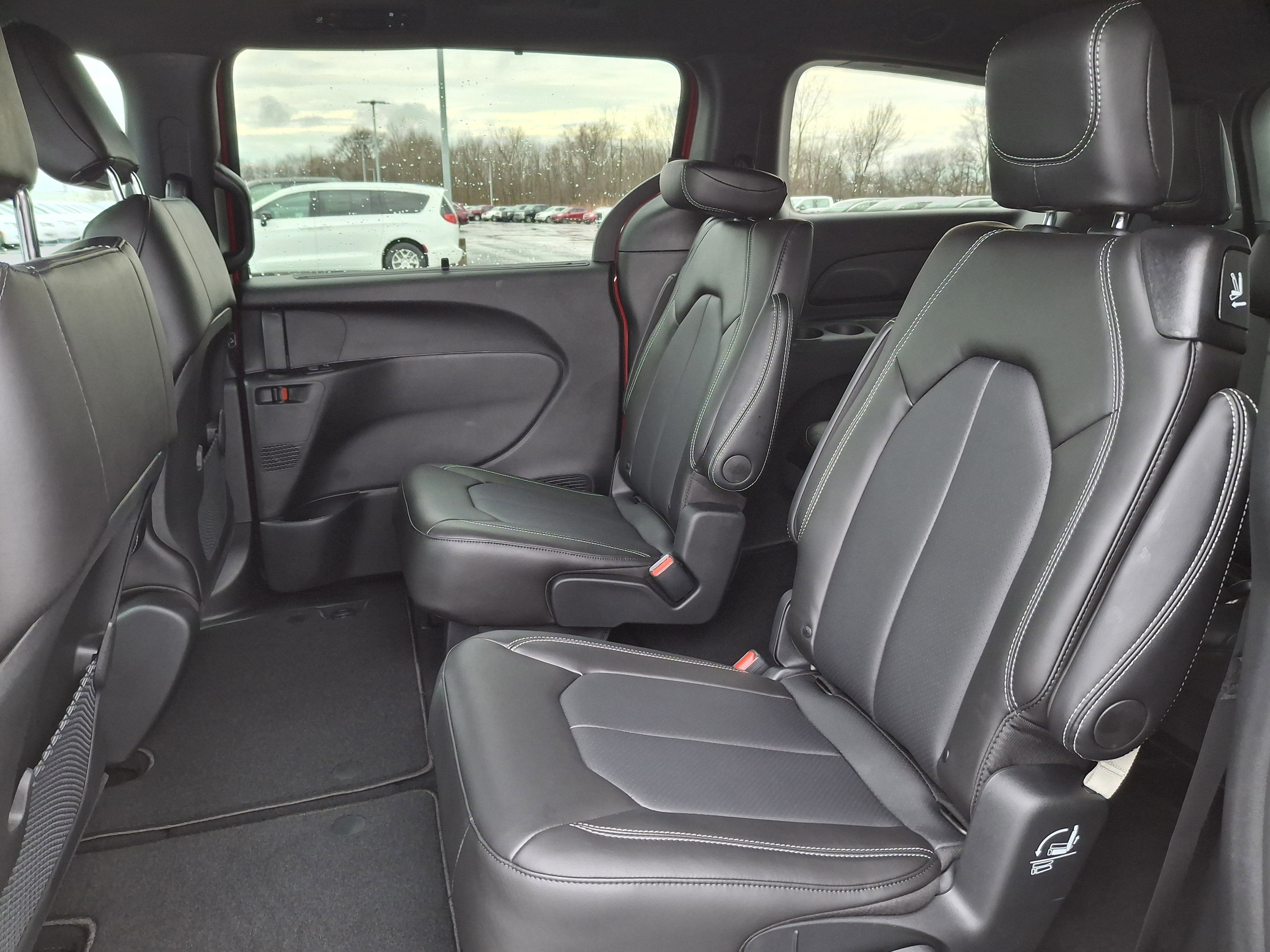 2026 Chrysler Voyager LX