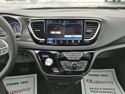 2026 Chrysler Voyager LX