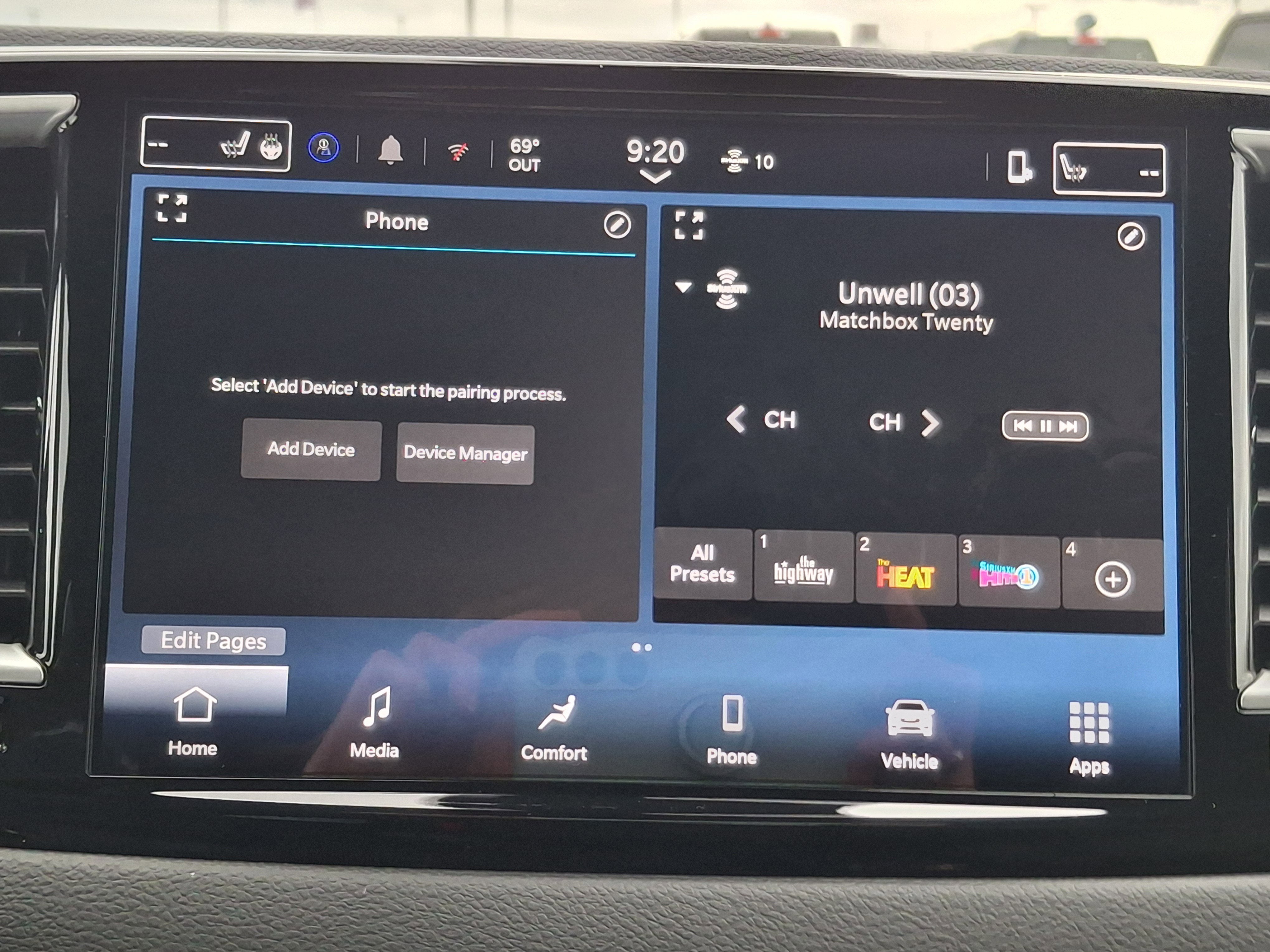 2026 Chrysler Voyager LX