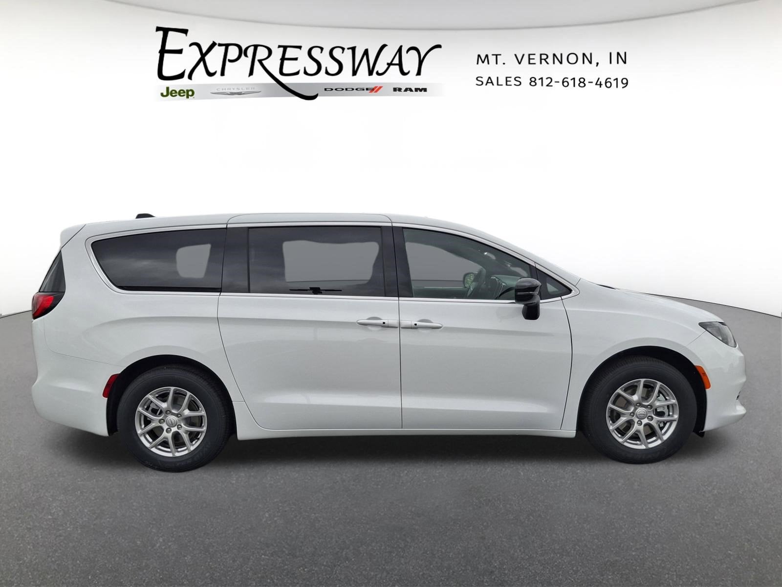 2026 Chrysler Voyager LX