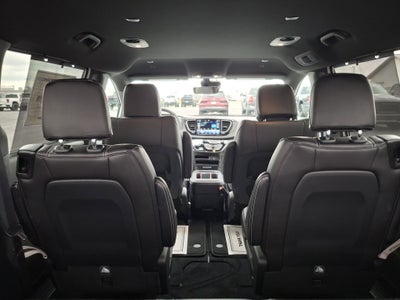 2026 Chrysler Voyager LX