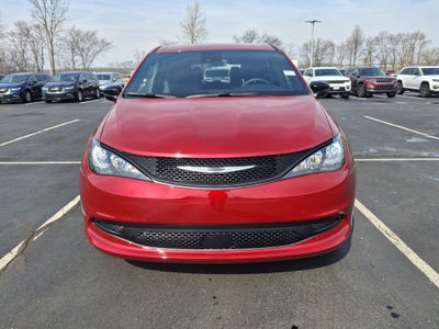 2026 Chrysler Voyager LX