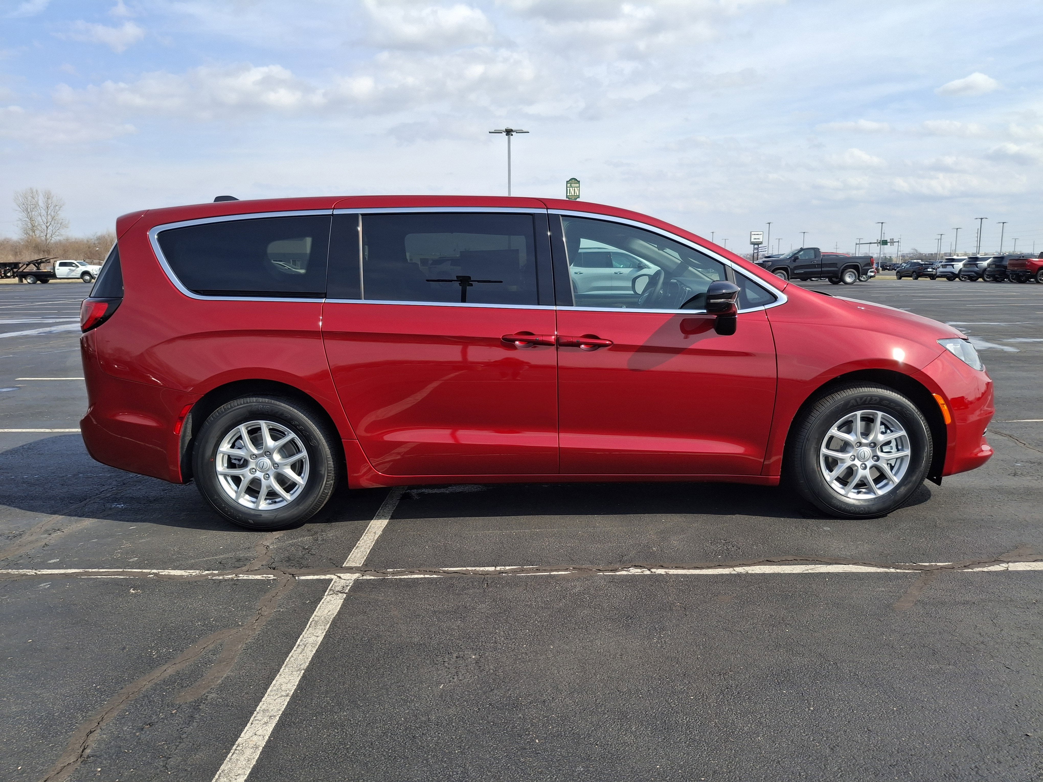 2026 Chrysler Voyager LX