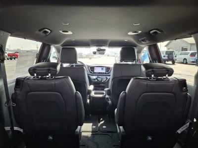 2026 Chrysler Voyager LX