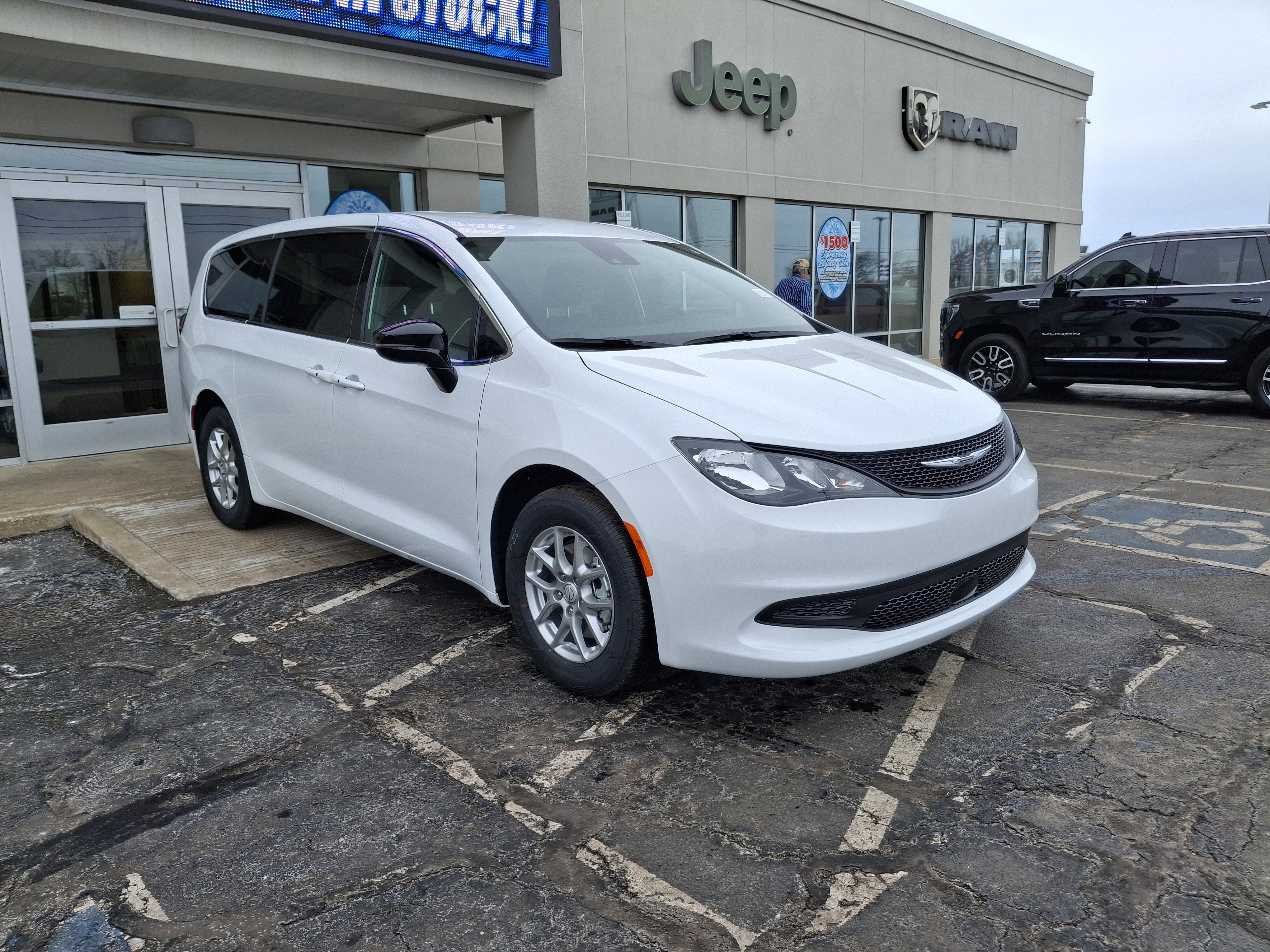 2026 Chrysler Voyager LX