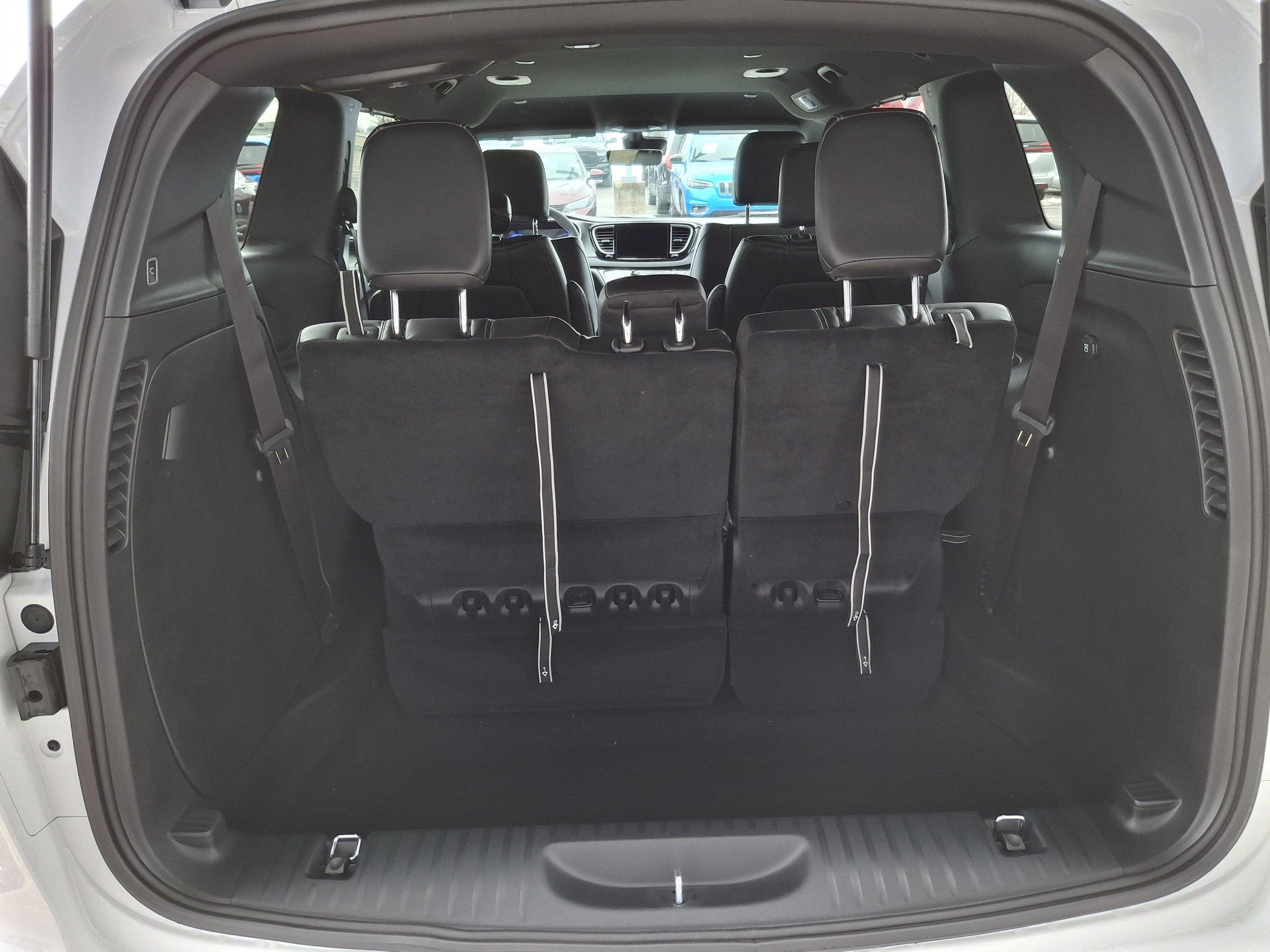 2026 Chrysler Voyager LX