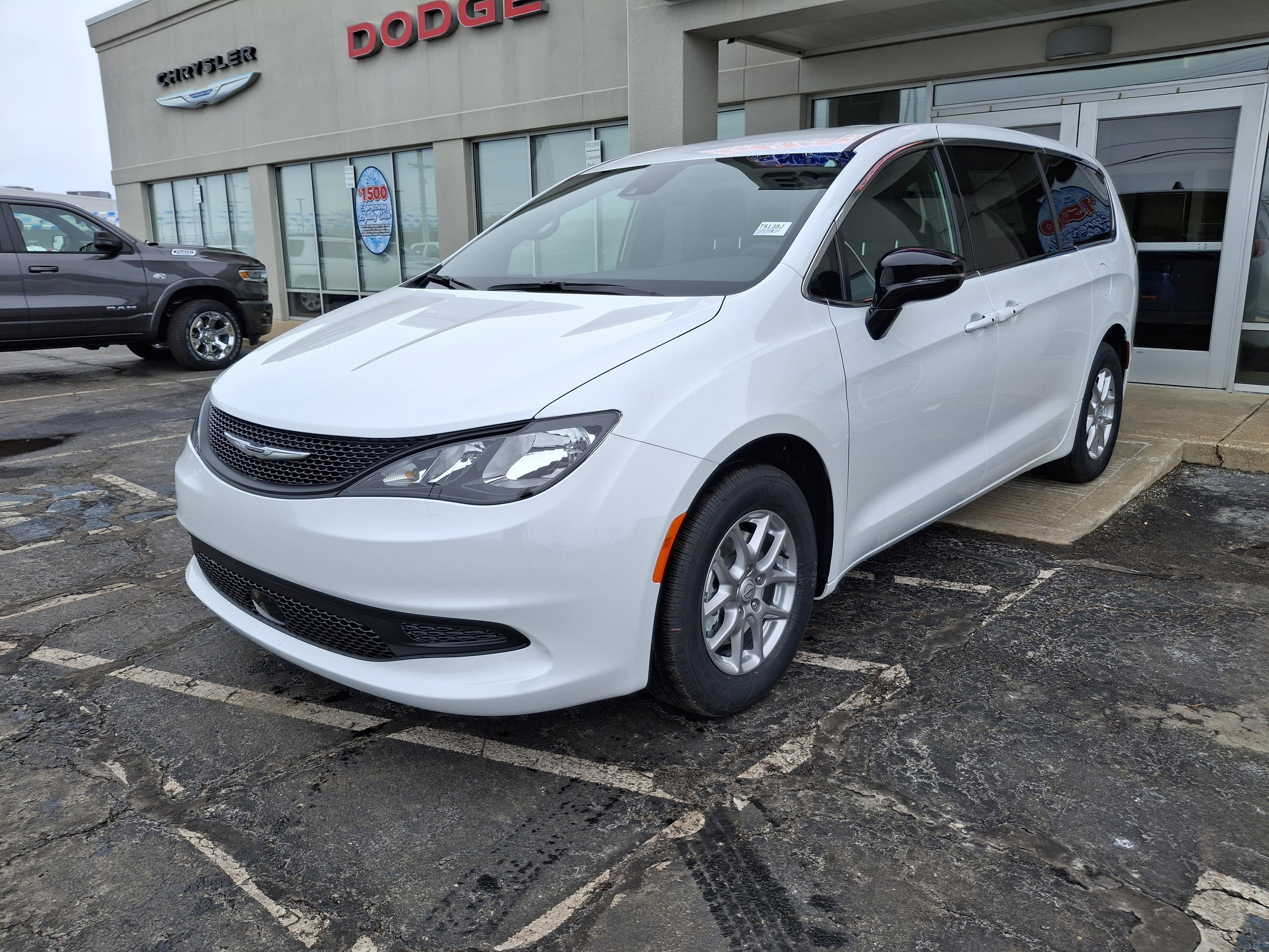 2026 Chrysler Voyager LX