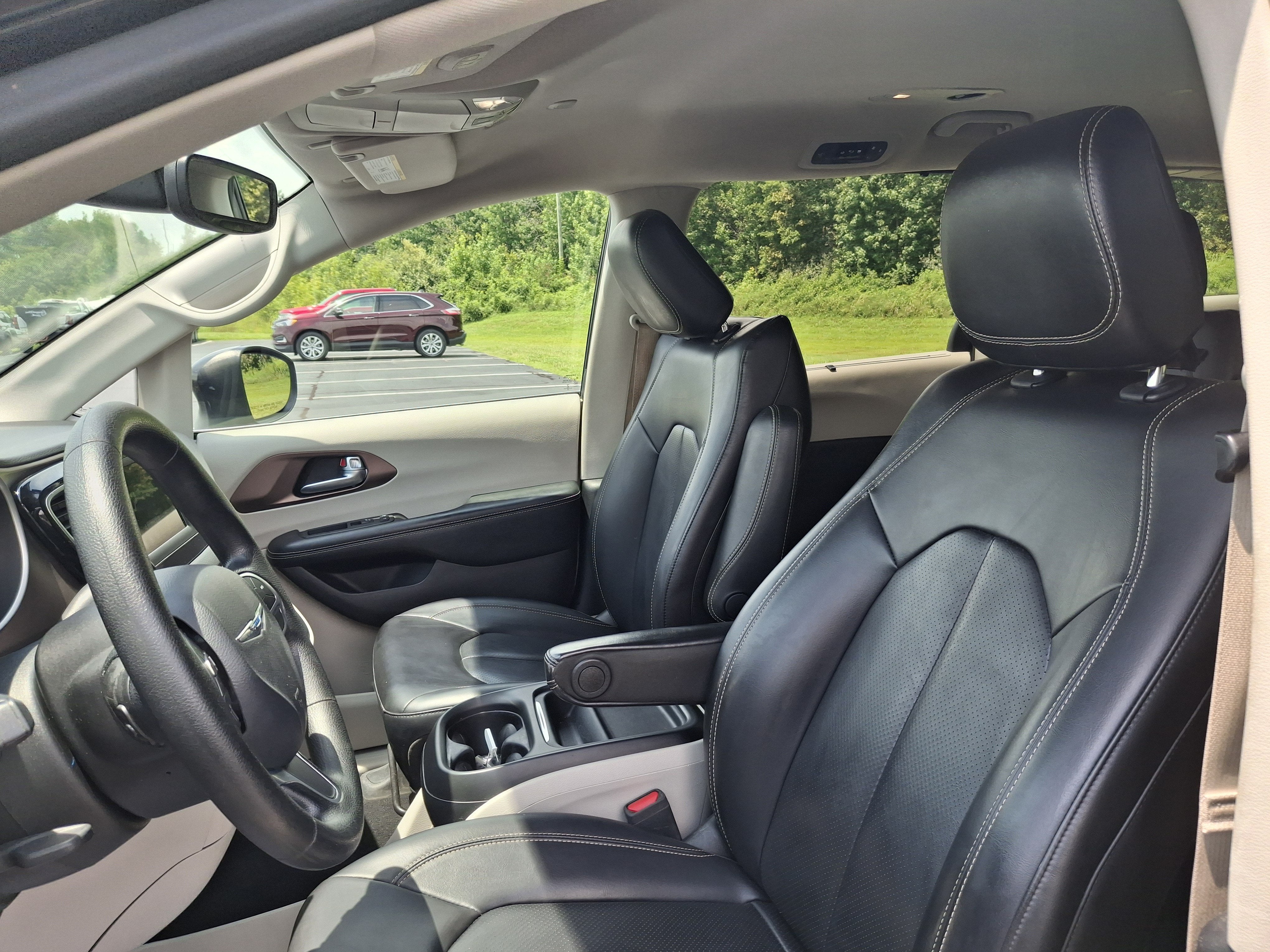2020 Chrysler Voyager LXI