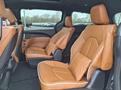 2025 Chrysler Pacifica Pinnacle