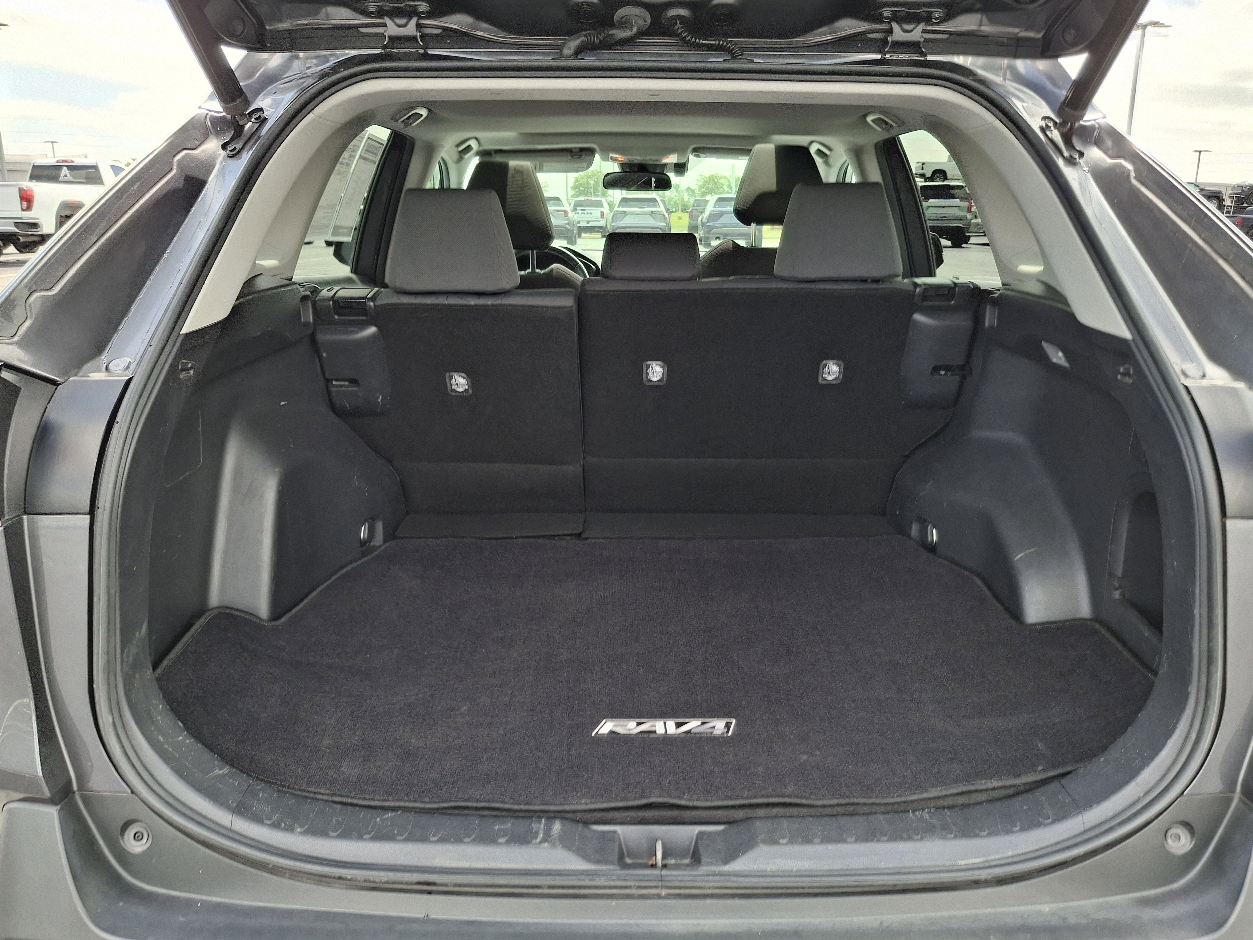 2020 Toyota RAV4 Hybrid XLE