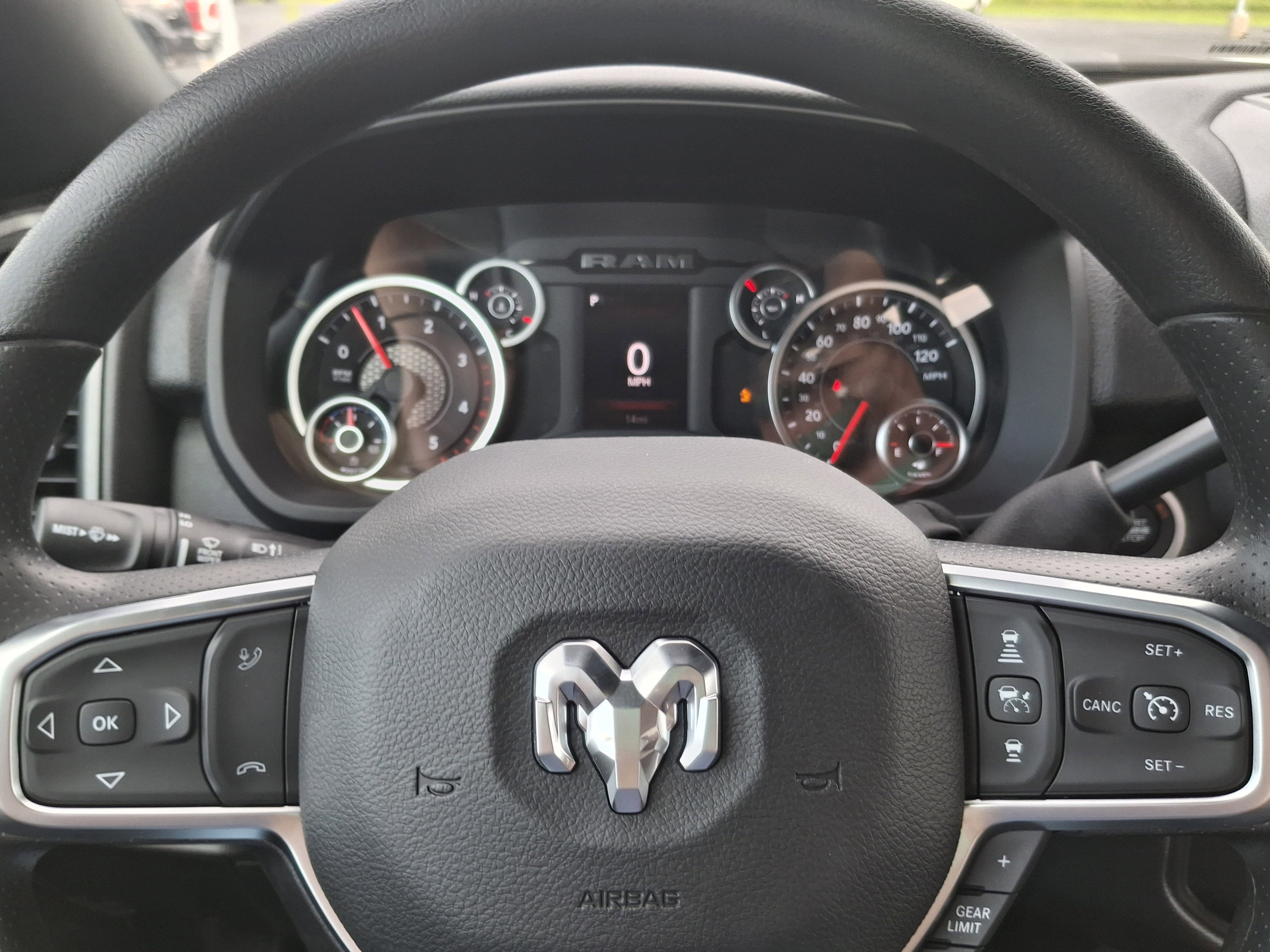 2025 RAM 2500 Tradesman 4x4 Crew Cab 6'4 Box