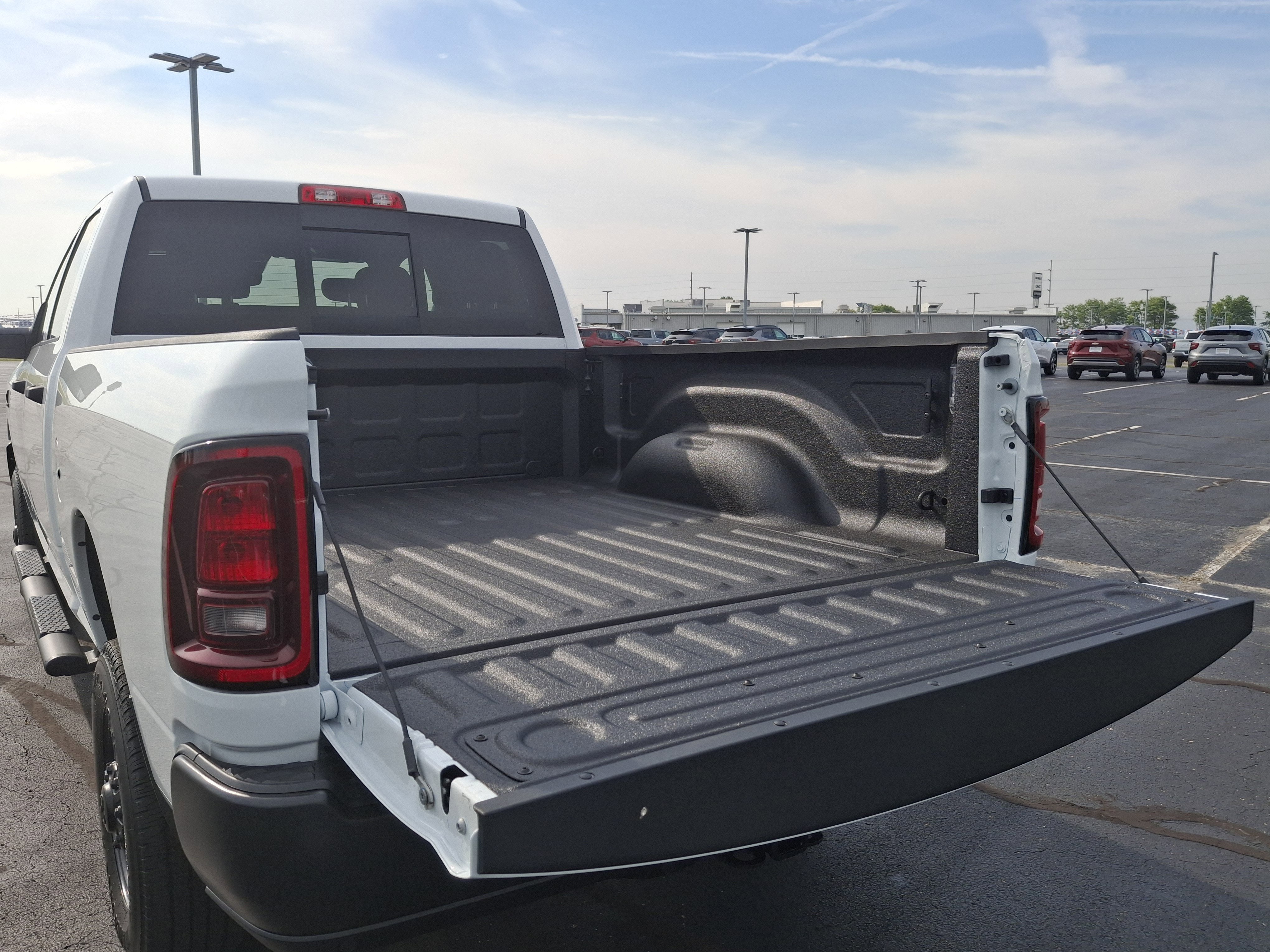 2025 RAM 2500 Tradesman 4x4 Crew Cab 6'4 Box