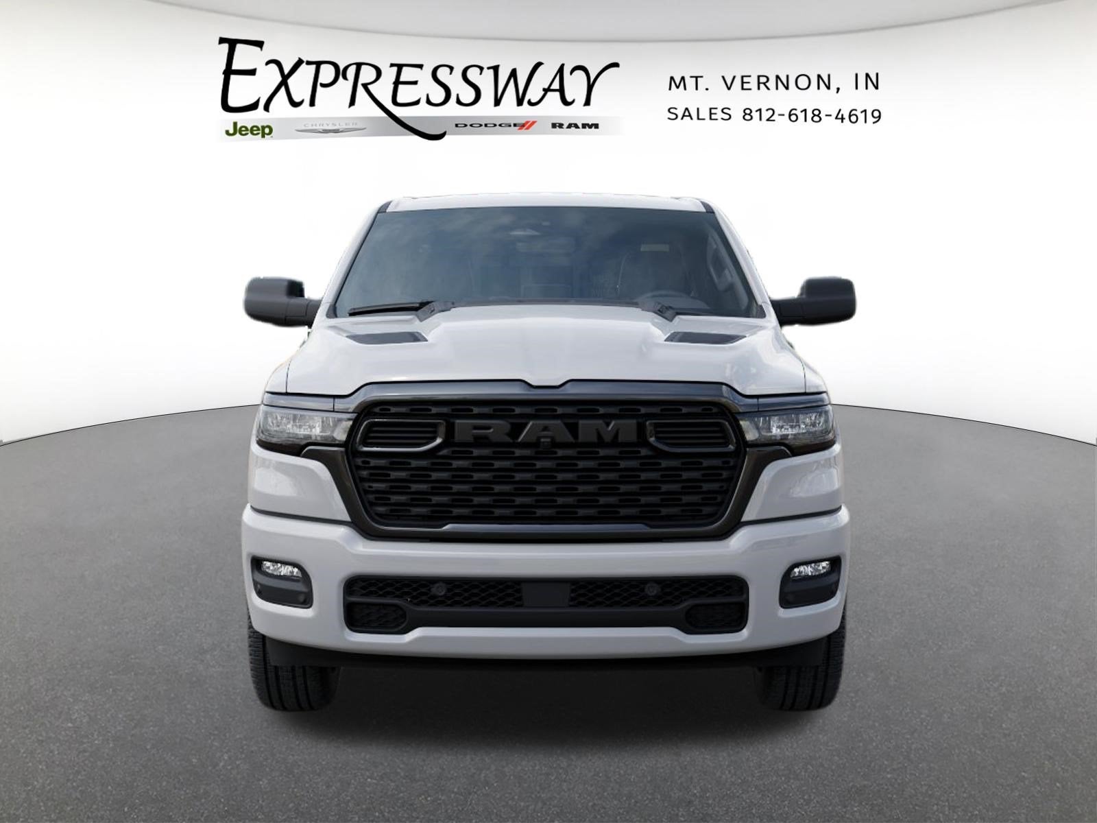 2026 RAM 1500 Express 4x4 Crew Cab 5'7 Box