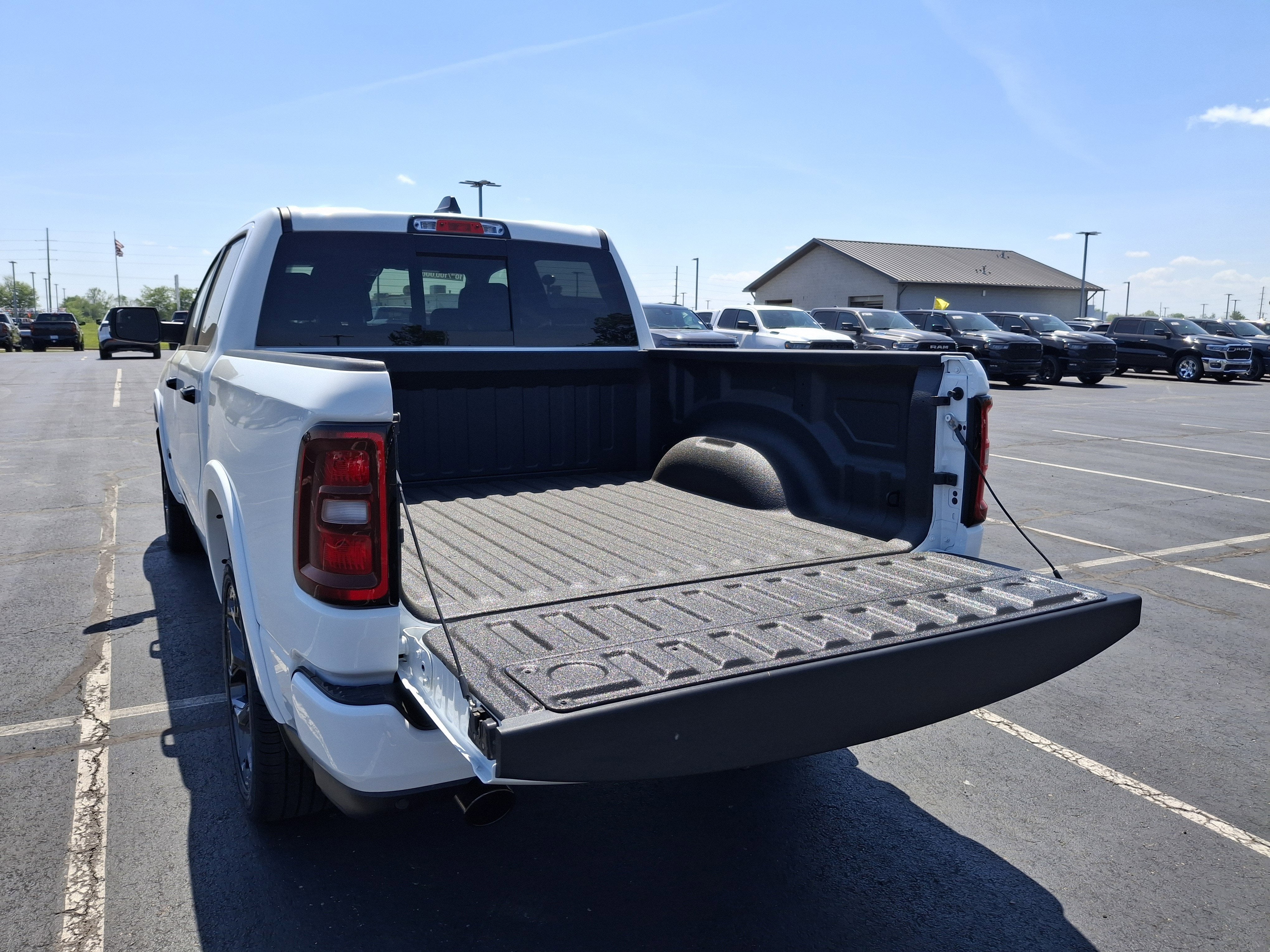2026 RAM 1500 Big Horn 4x4 Crew Cab 5'7 Box