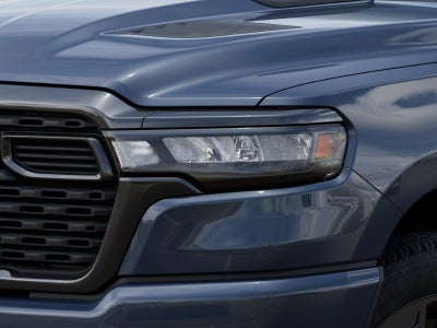 2026 RAM 1500 Express 4x4 Crew Cab 5'7 Box