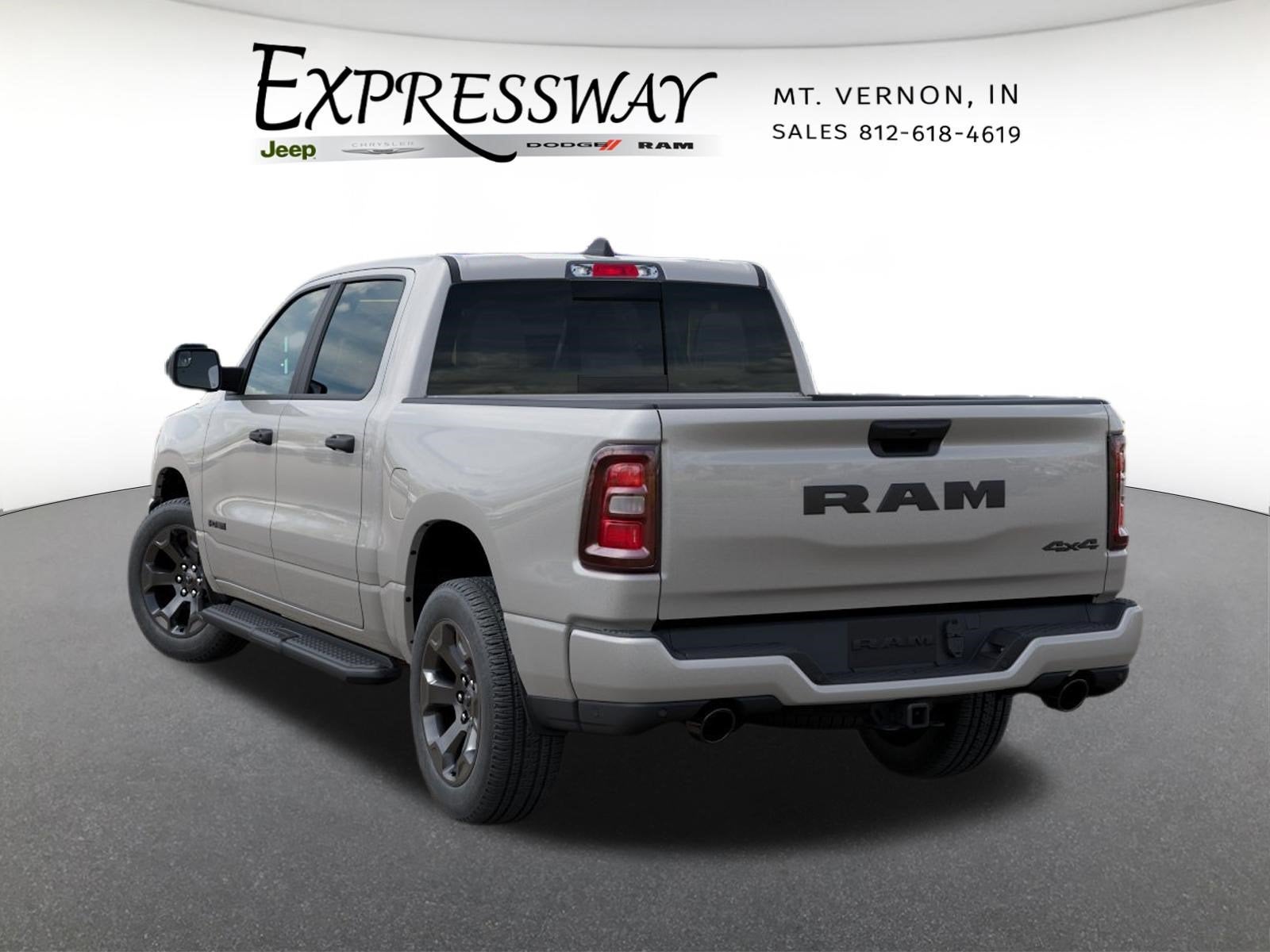 2026 RAM 1500 Express 4x4 Crew Cab 5'7 Box