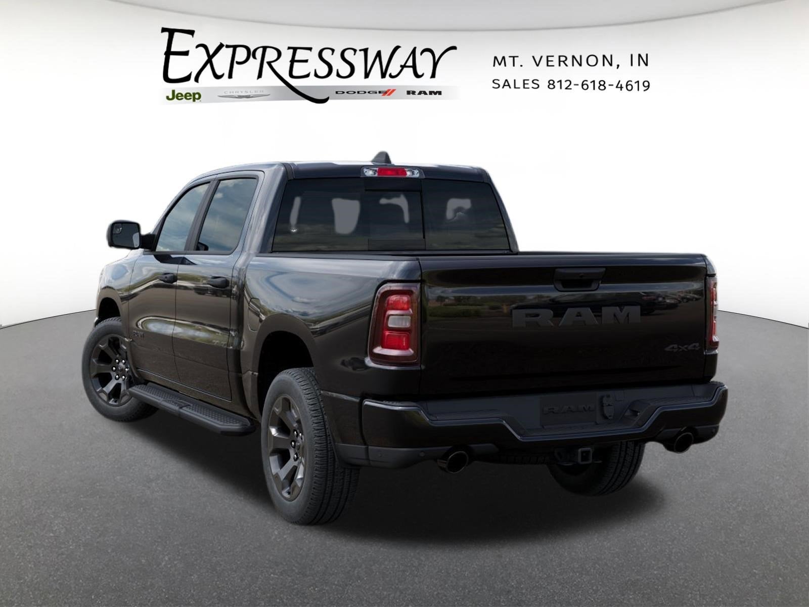 2026 RAM 1500 Express 4x4 Crew Cab 5'7 Box