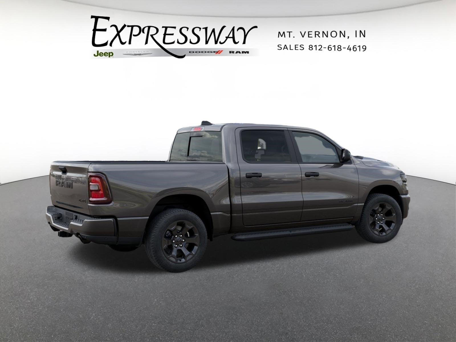 2026 RAM 1500 Express 4x4 Crew Cab 5'7 Box