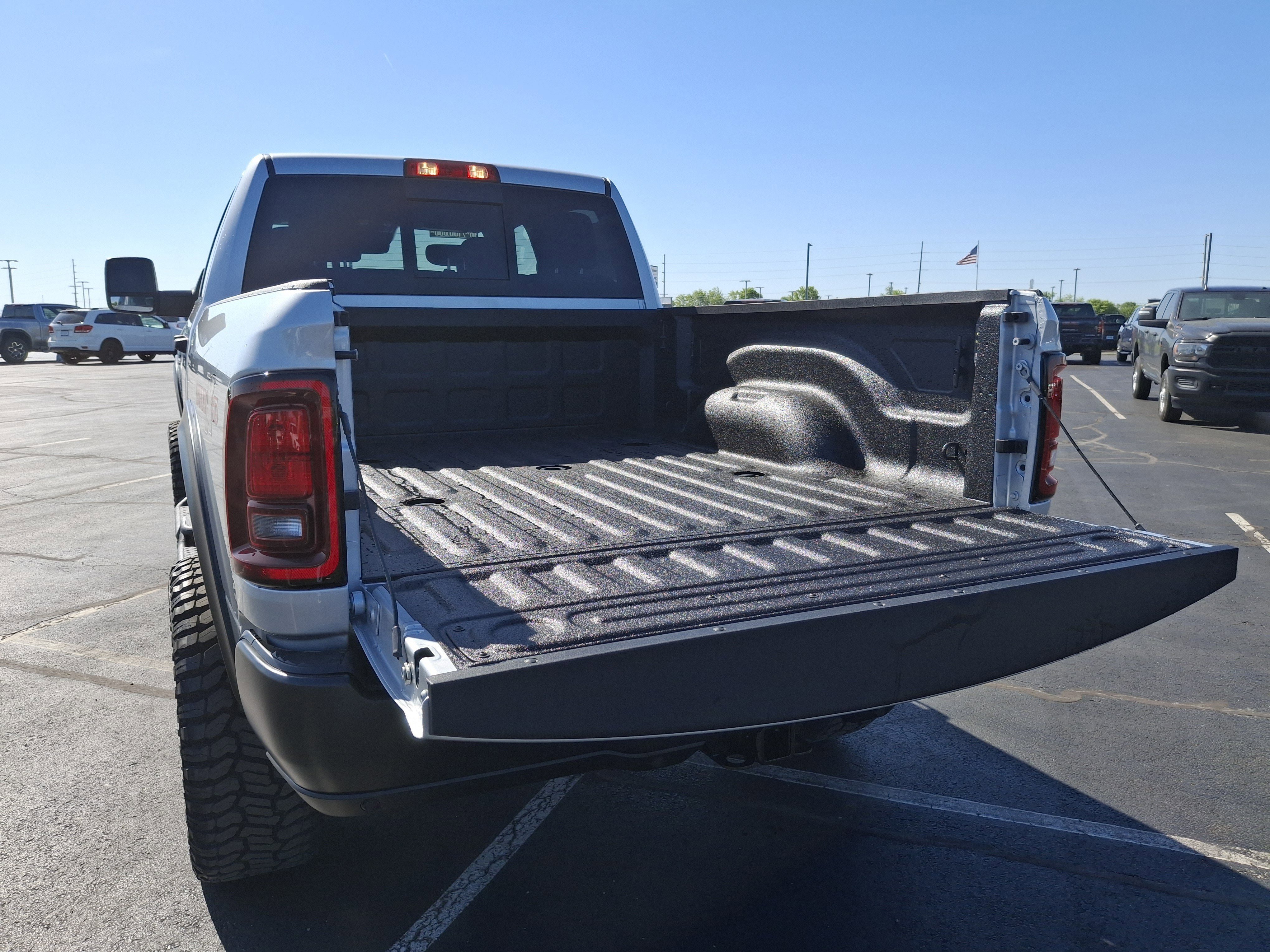 2026 RAM 2500 Tradesman 4x4 Crew Cab 6'4 Box