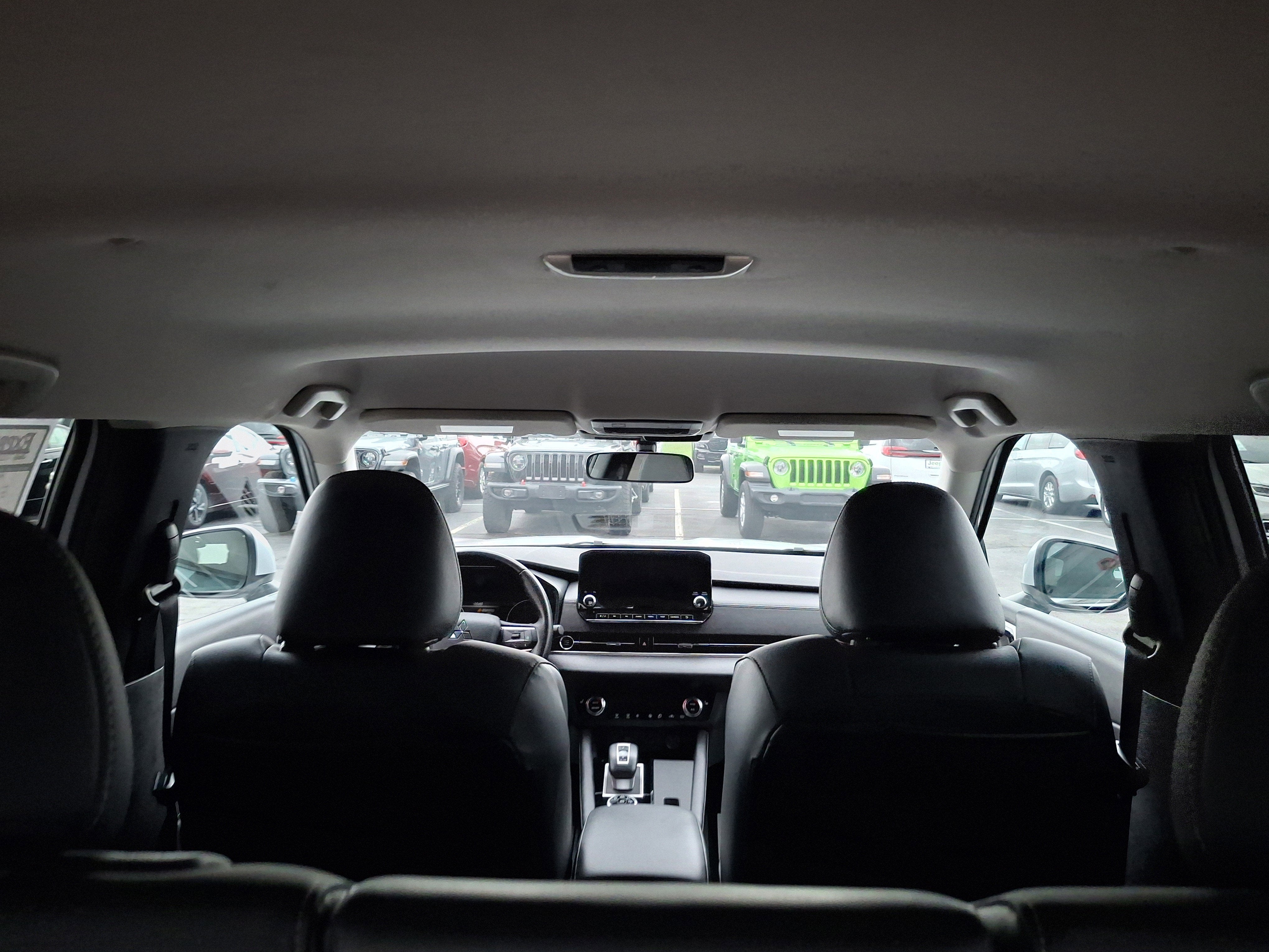 2024 Mitsubishi Outlander Base