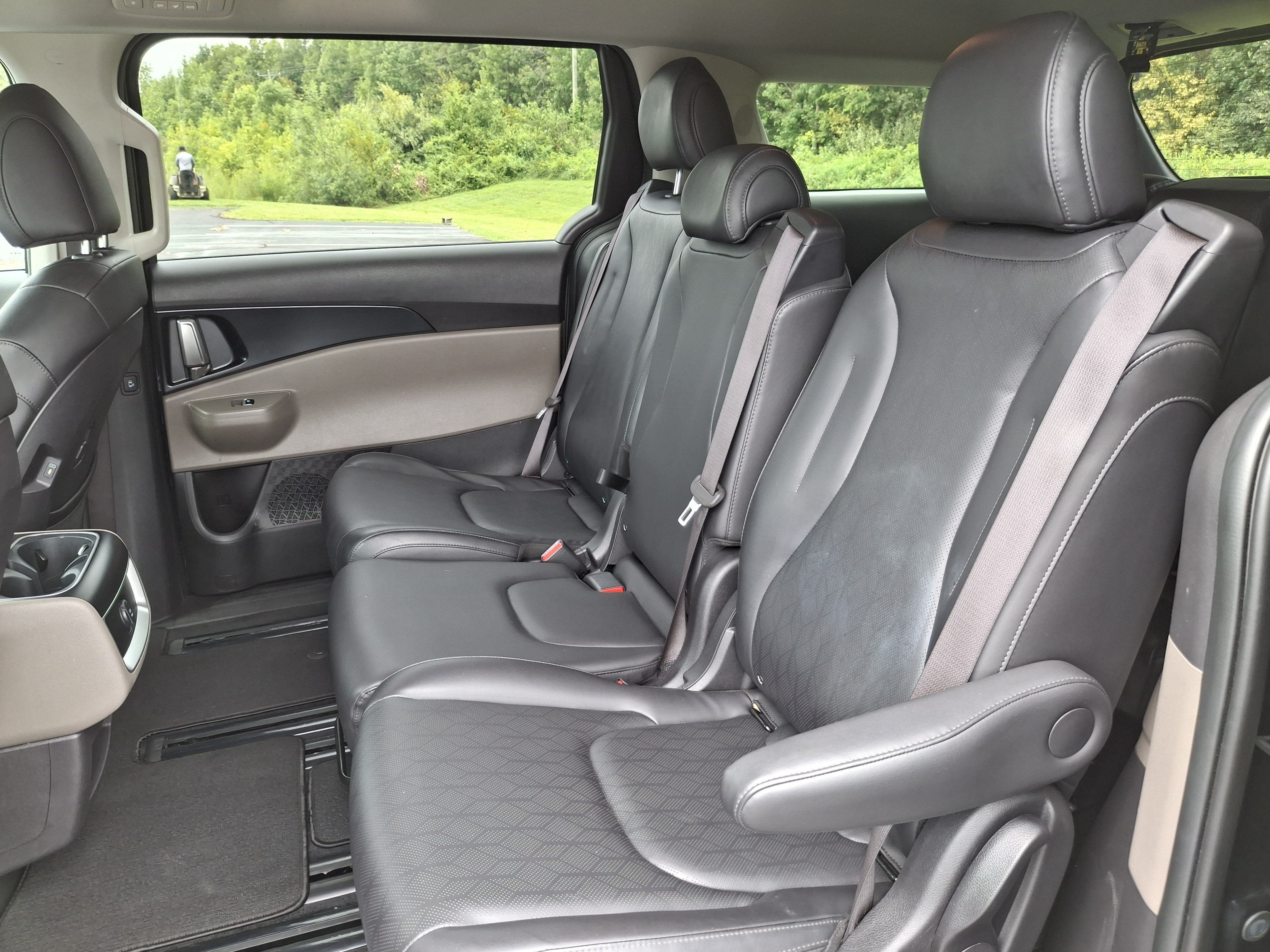 2025 Kia Carnival LXS