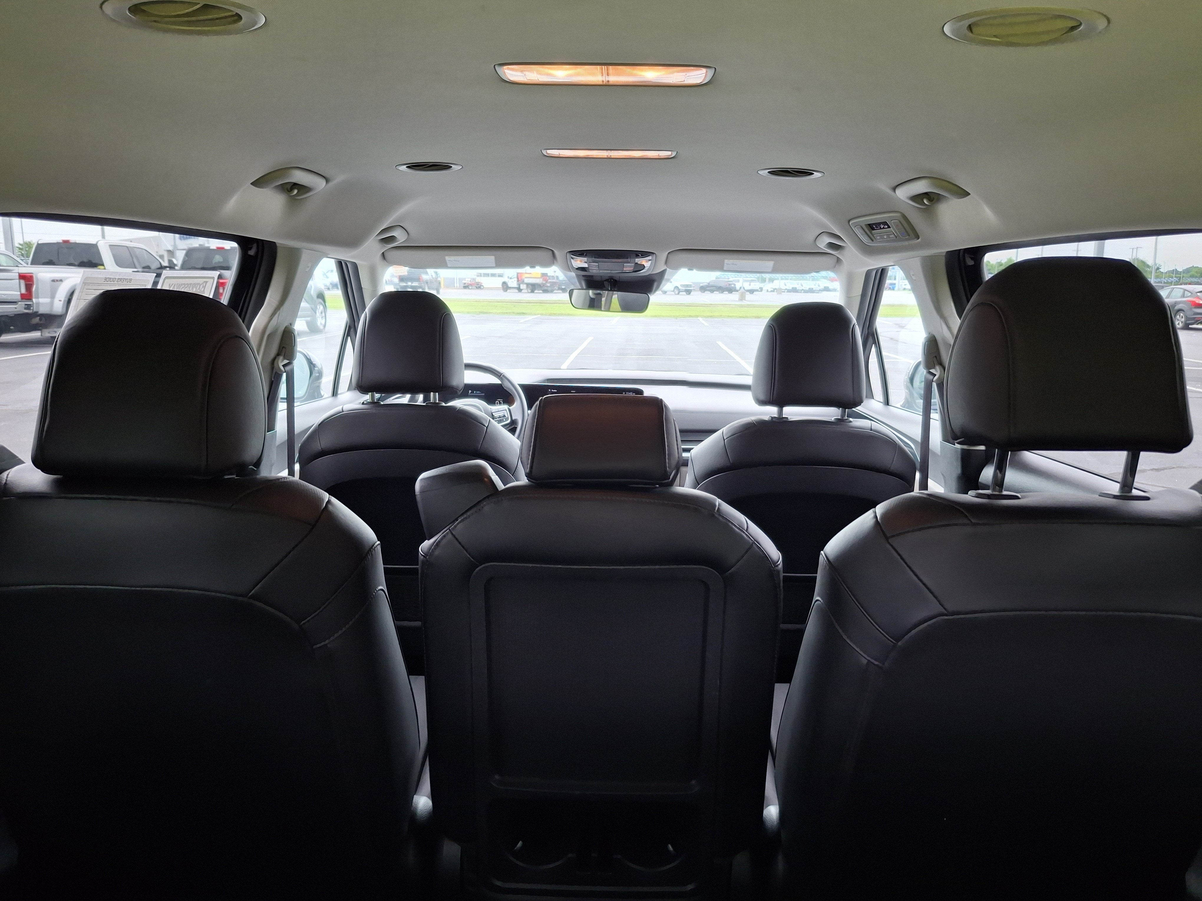 2025 Kia Carnival LXS