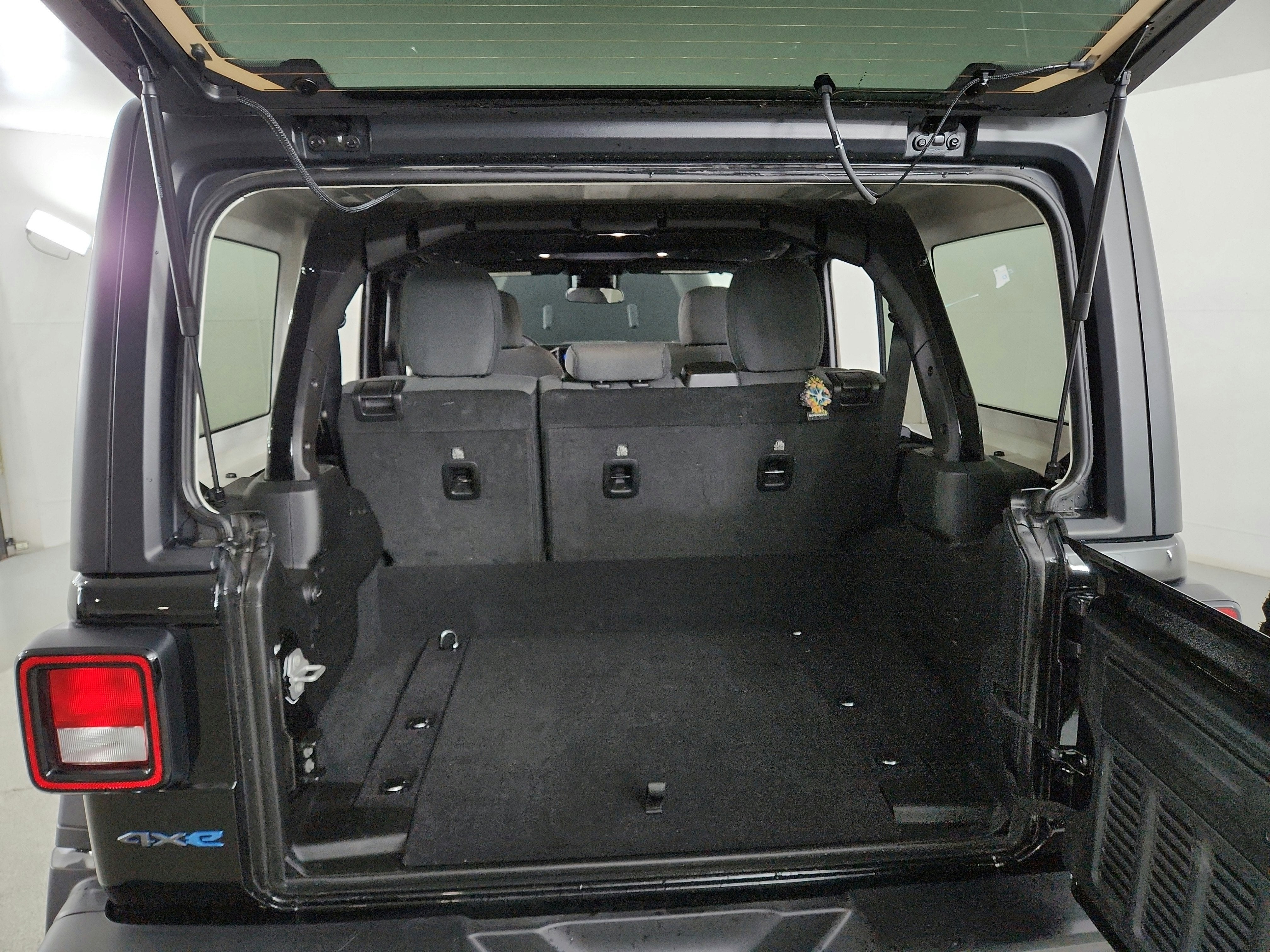 2025 Jeep Wrangler 4xe Willys