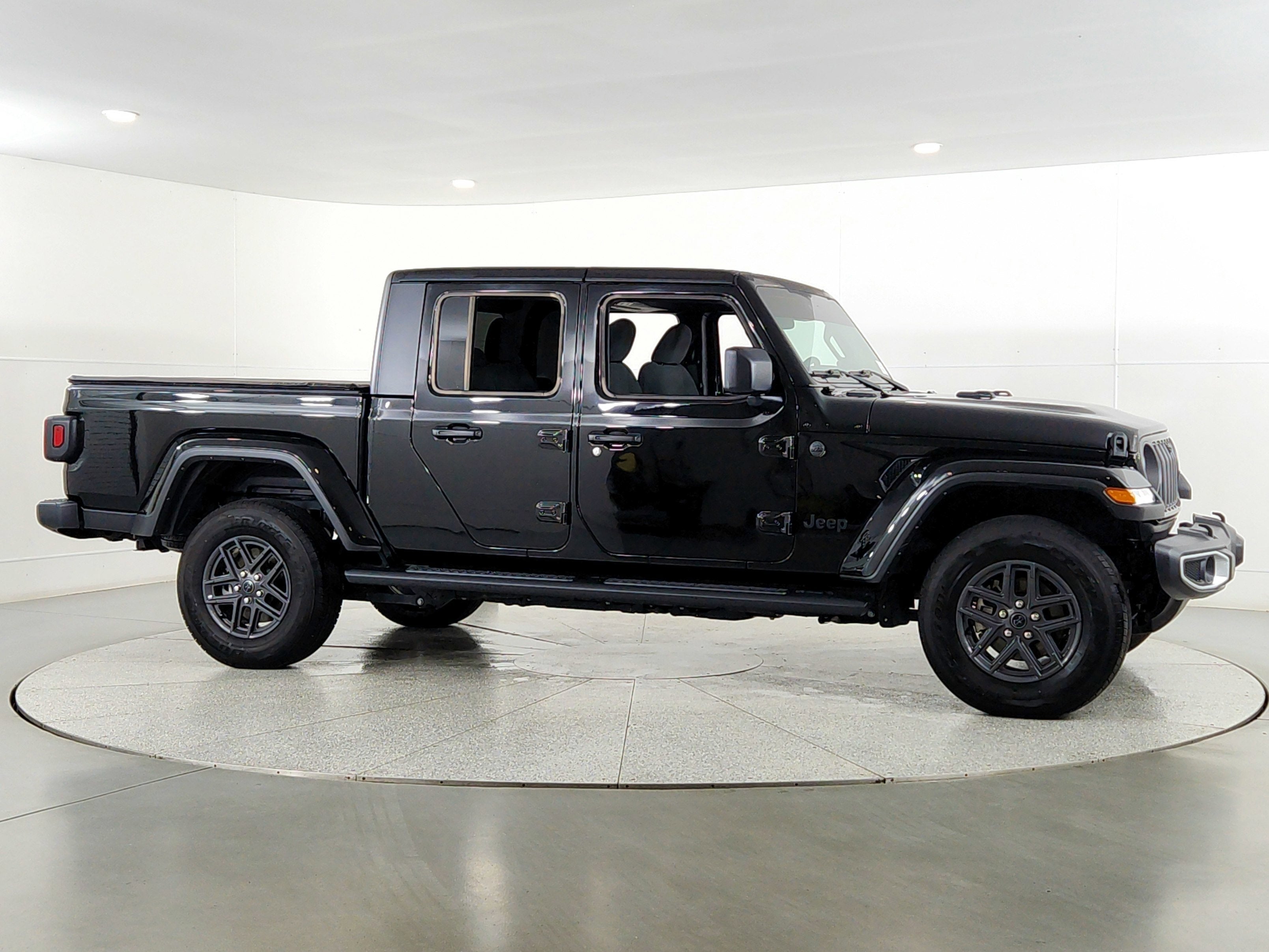 2024 Jeep Gladiator Sport S