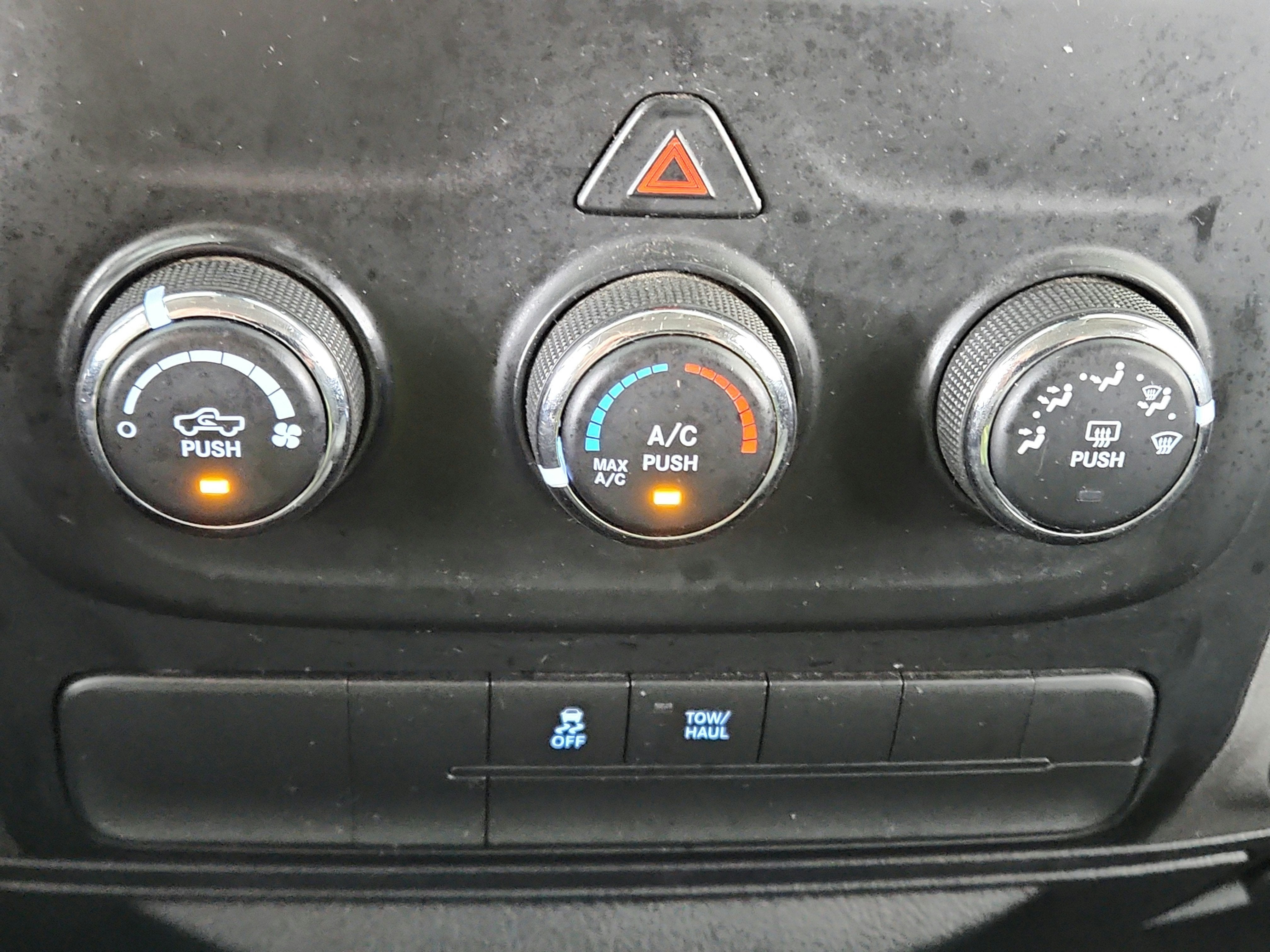 2016 RAM Ram 1500 2WD Quad Cab 140.5" Express