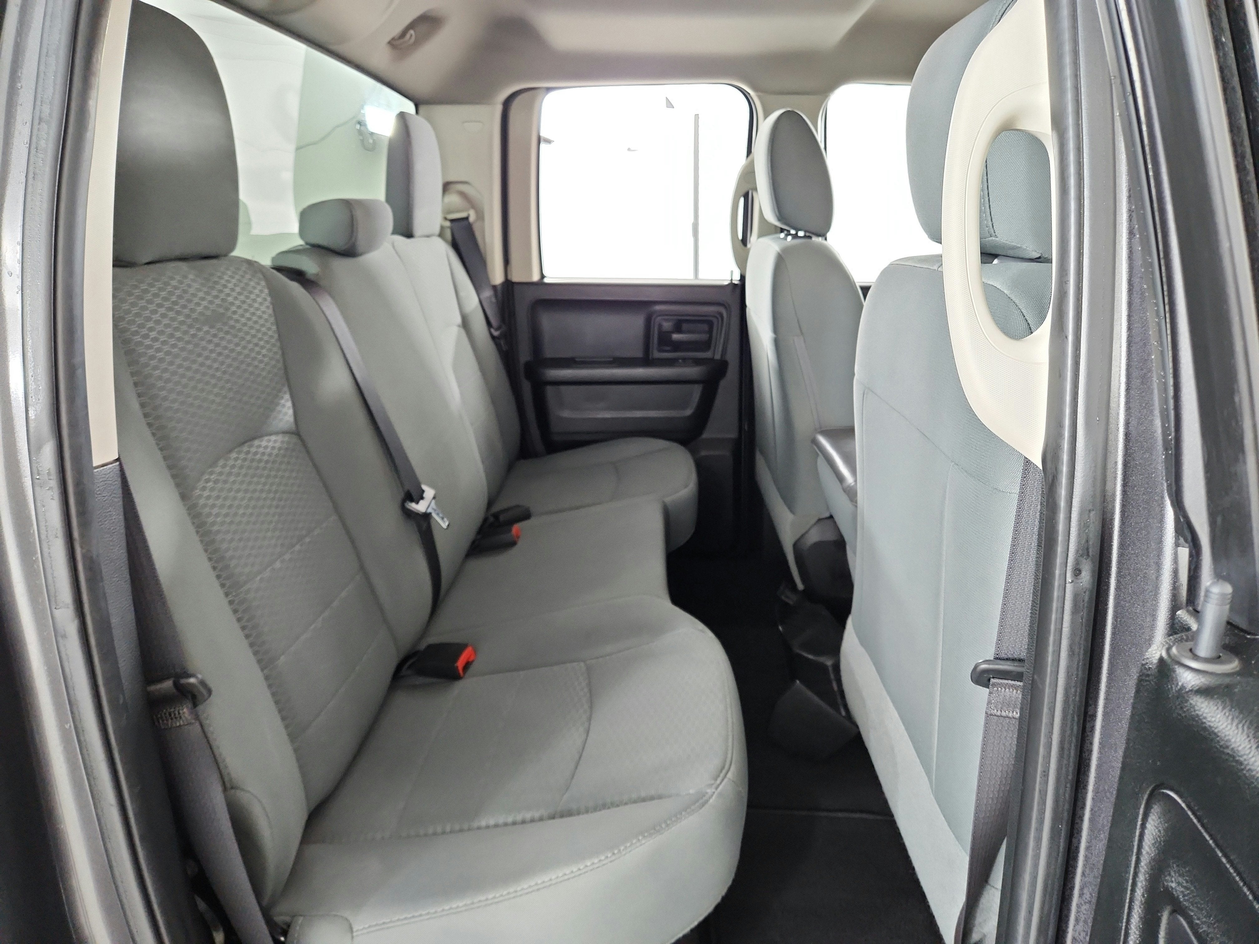 2016 RAM Ram 1500 2WD Quad Cab 140.5" Express