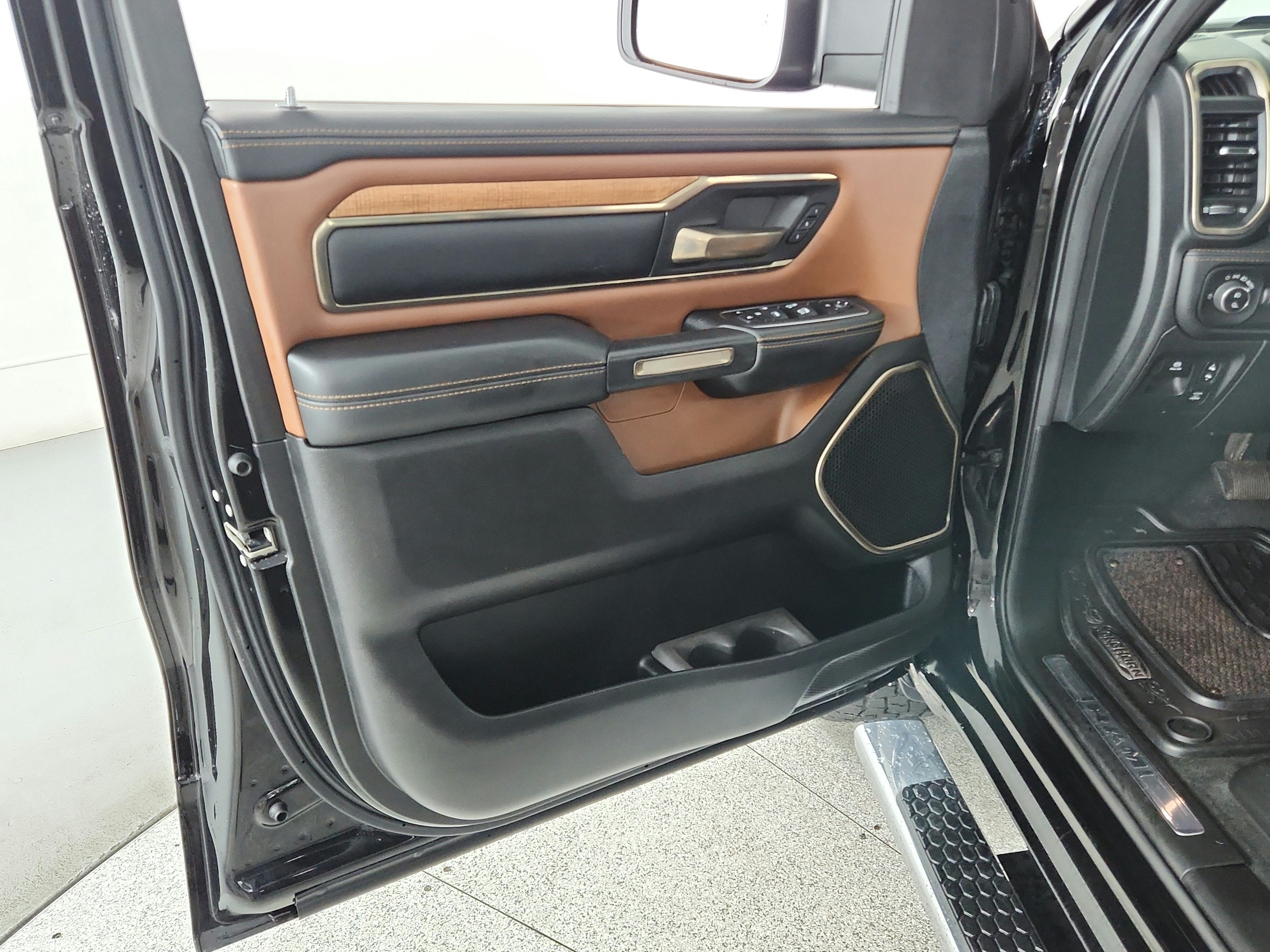 2022 RAM Ram 1500 Longhorn 4x4 Crew Cab 5'7" Box