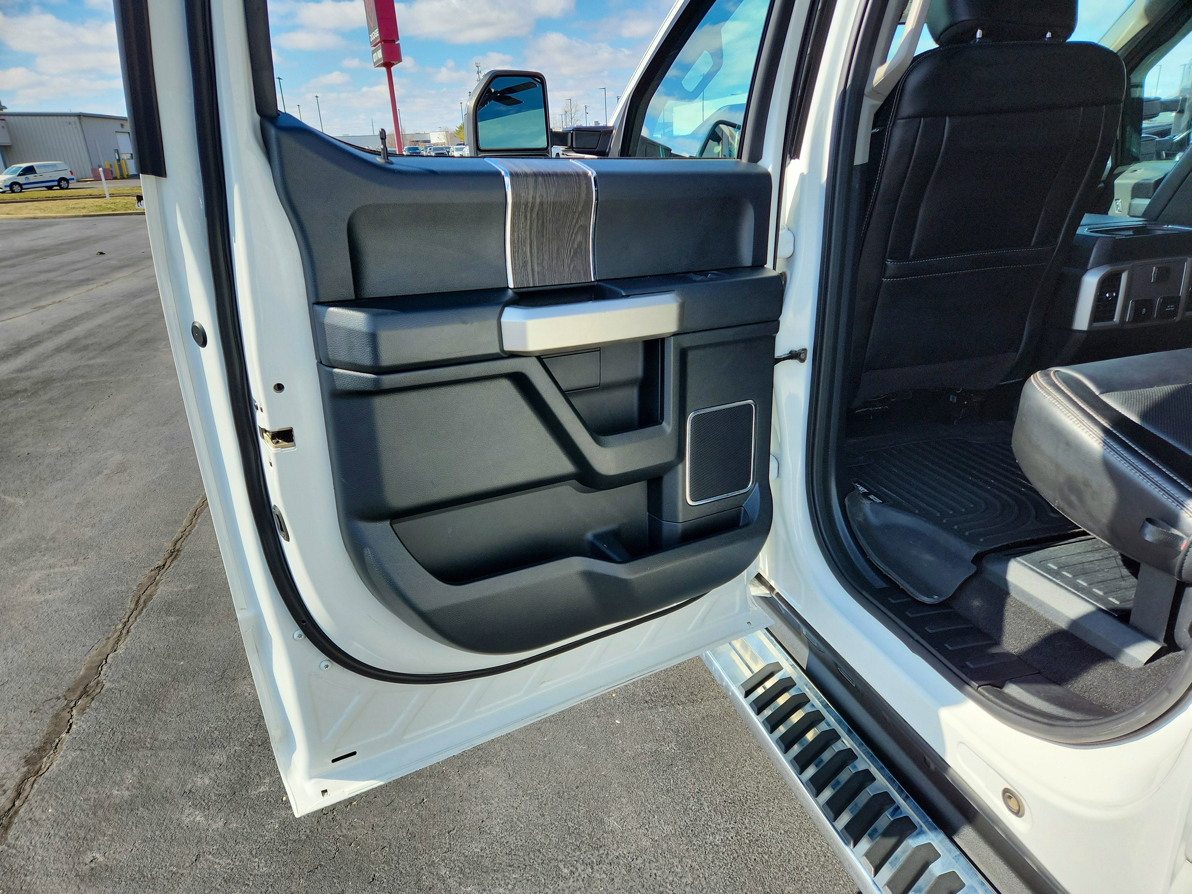 2020 Ford F-350 LARIAT