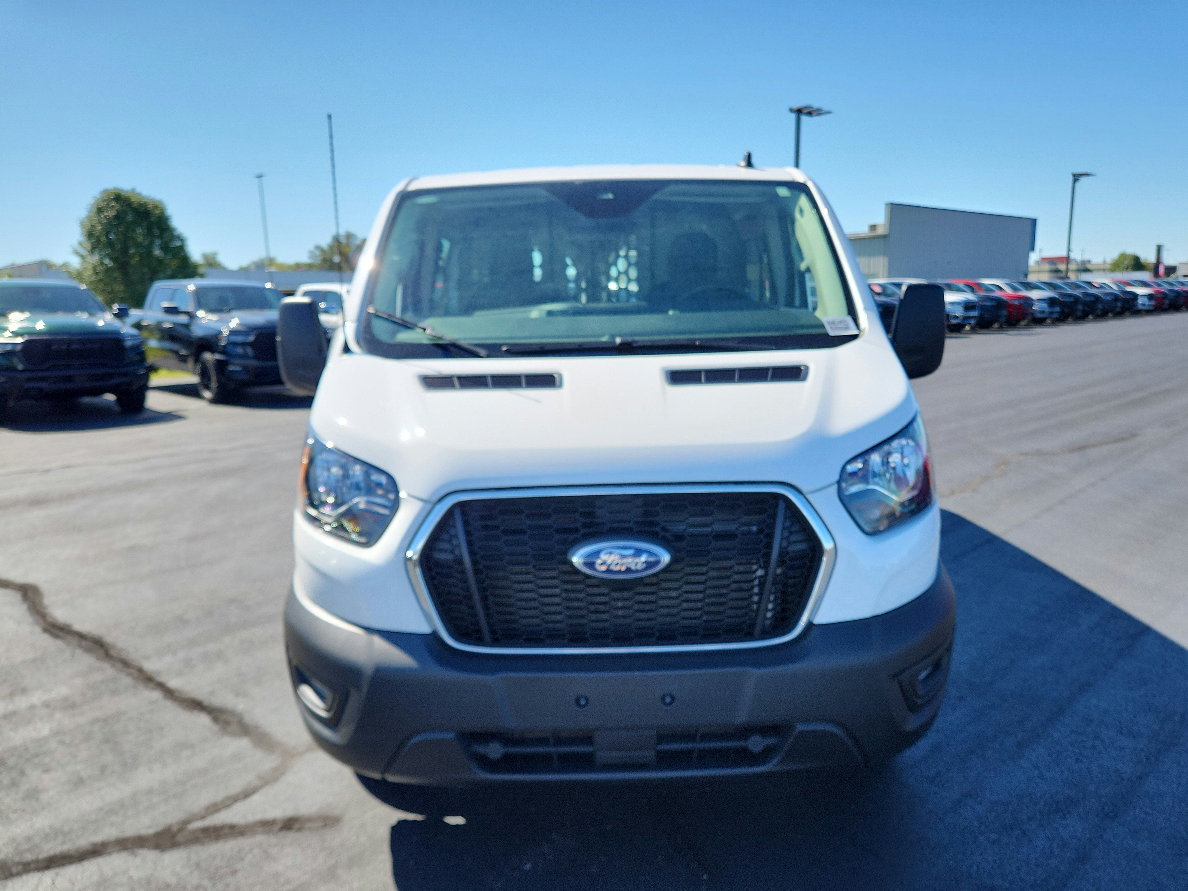 2025 Ford Transit-250 Cargo Van T-250 130" Low Rf 9070 GVWR RWD