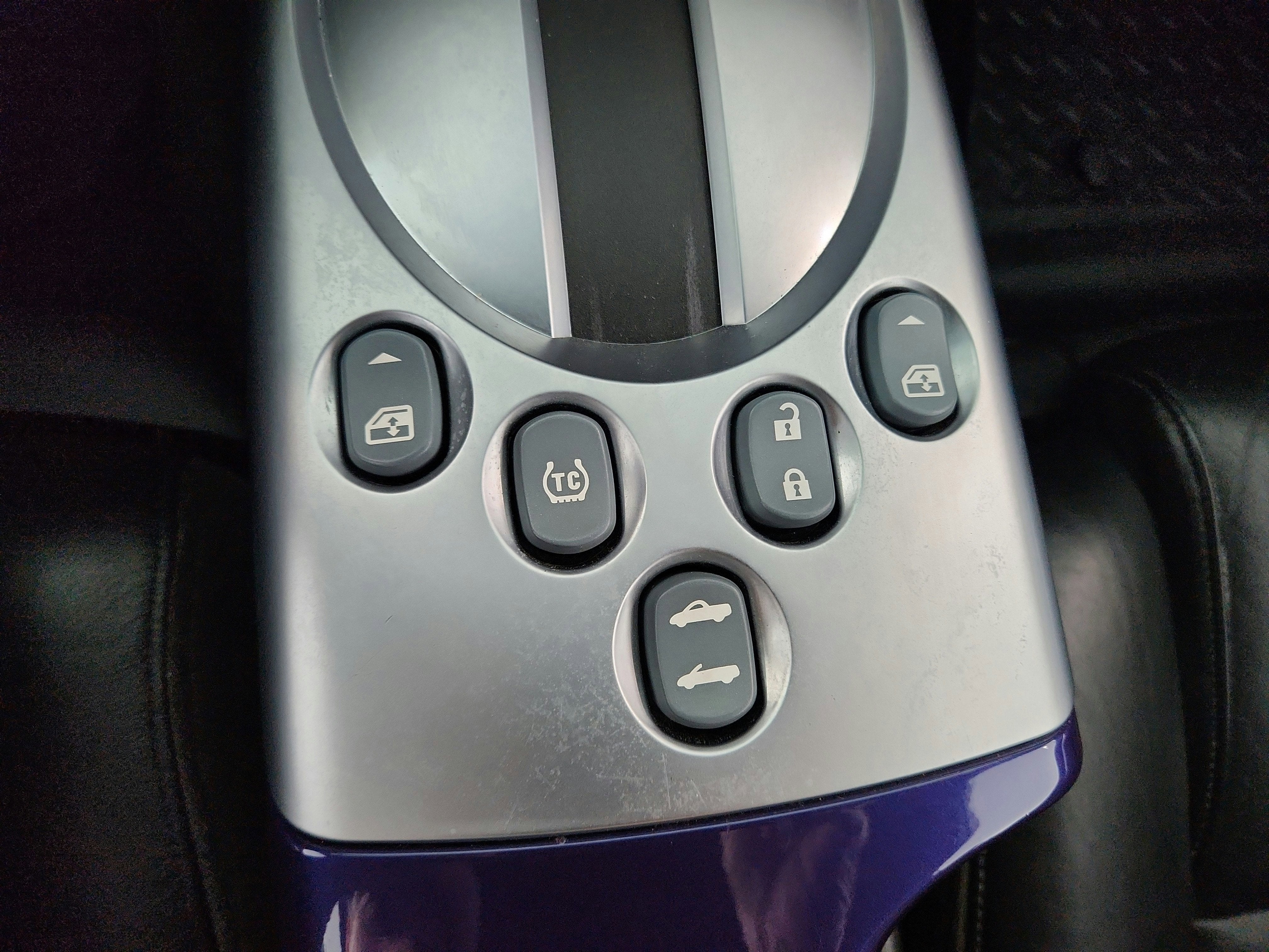 2004 Chevrolet SSR LS