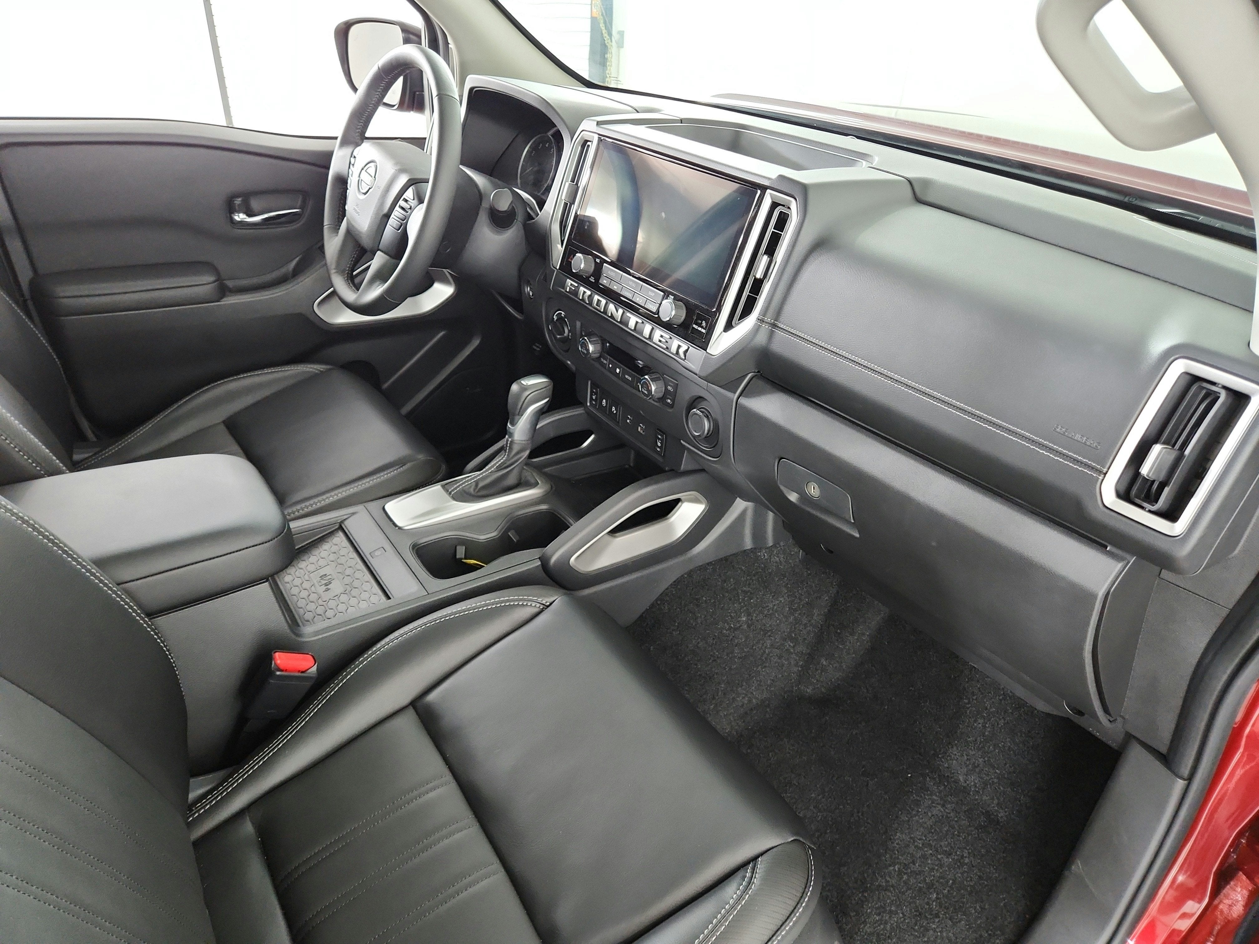 2025 Nissan Frontier SL